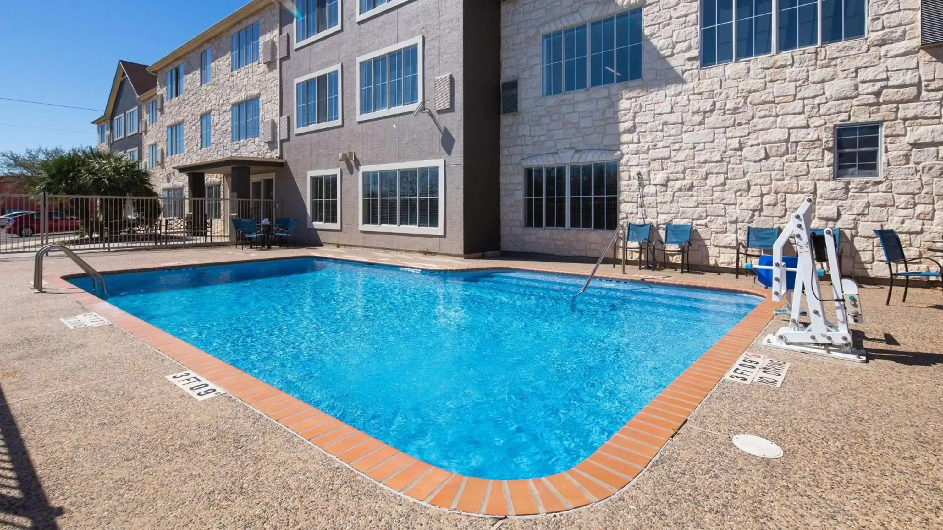 On site, Swimming Pool in SureStay Plus by Best Western San Antonio Fort Sam Houston
