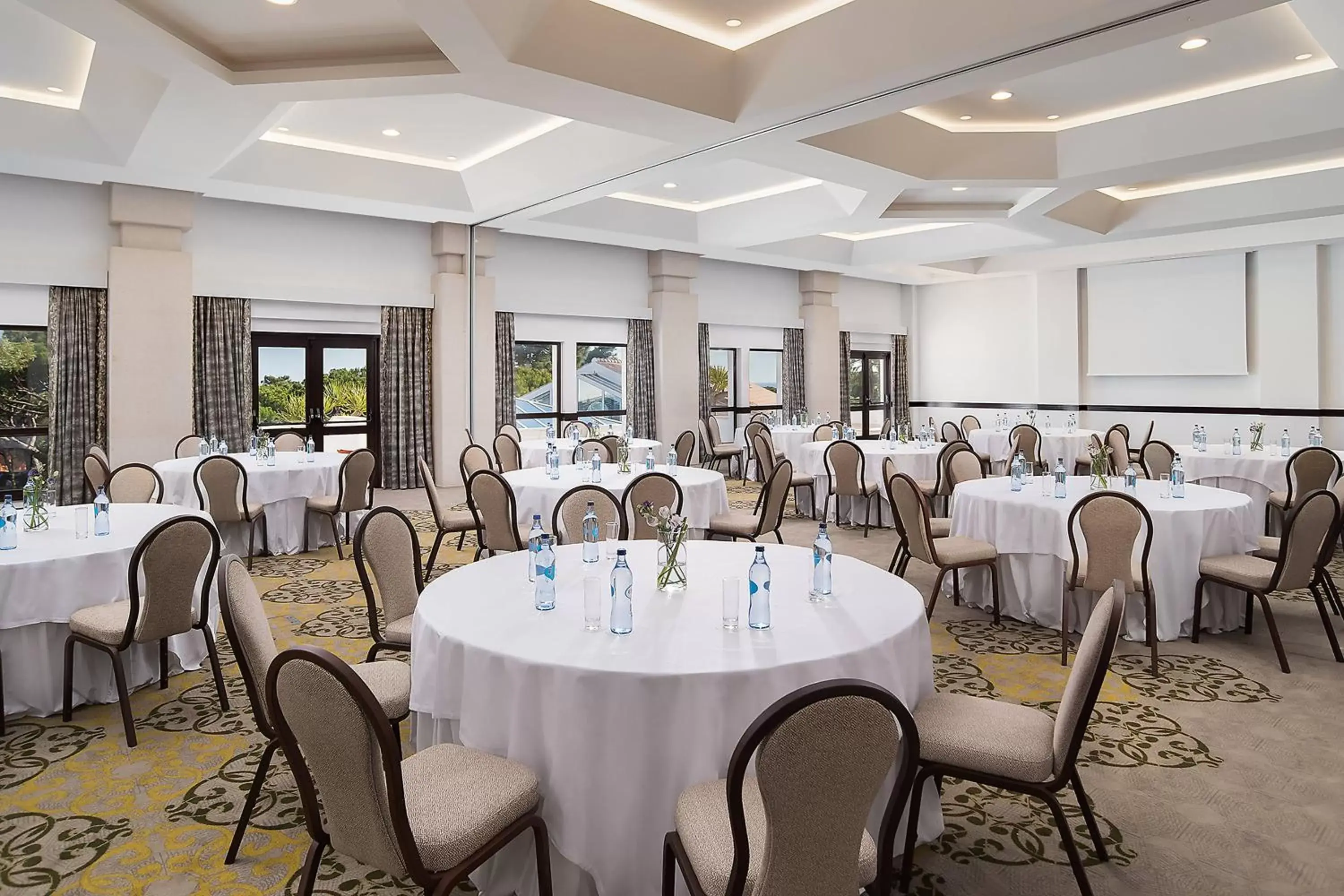 Meeting/conference room in Pine Cliffs Hotel, a Luxury Collection Resort, Algarve