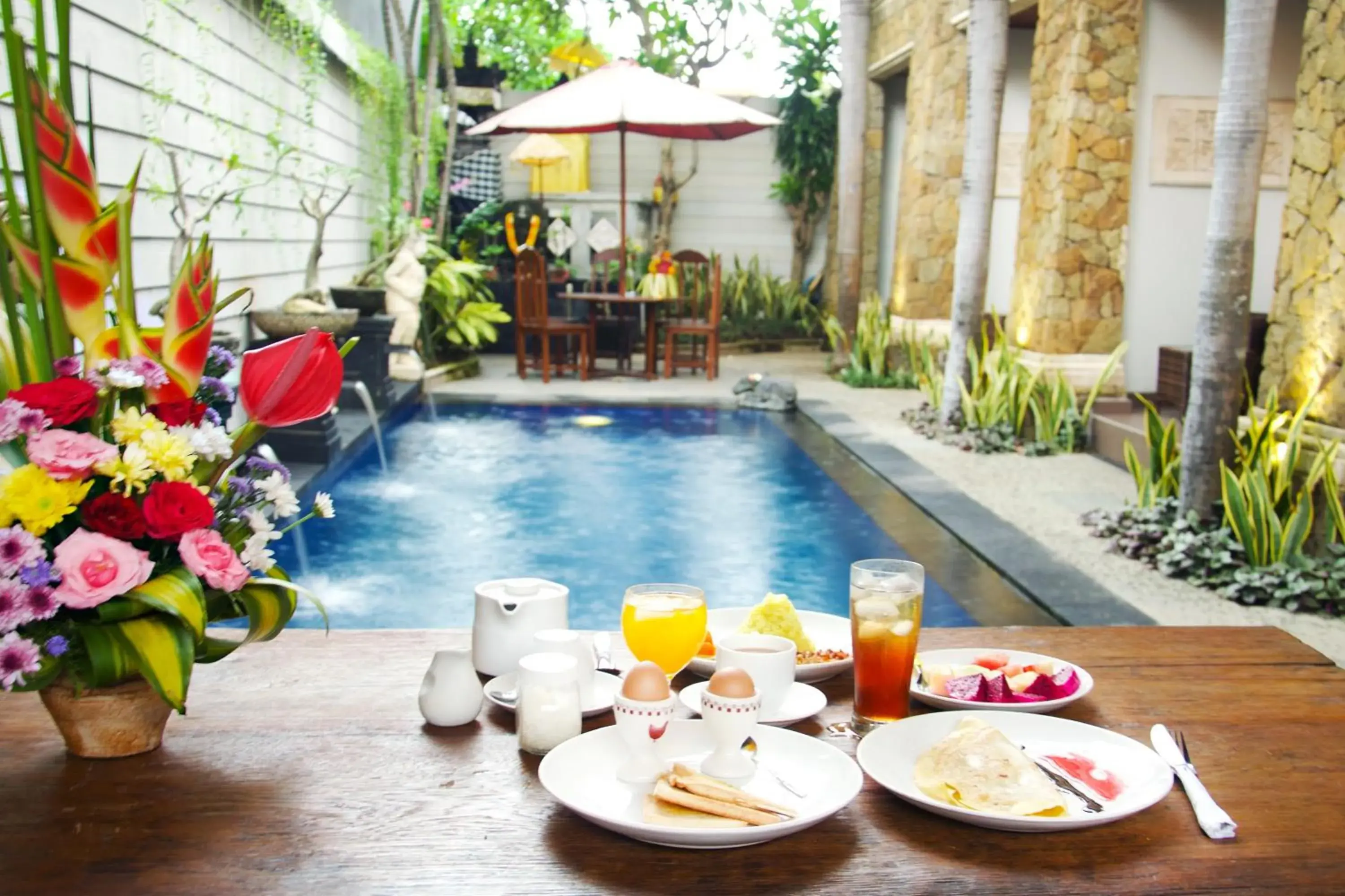 Food and drinks, Swimming Pool in Sindhu Mertha Sanur