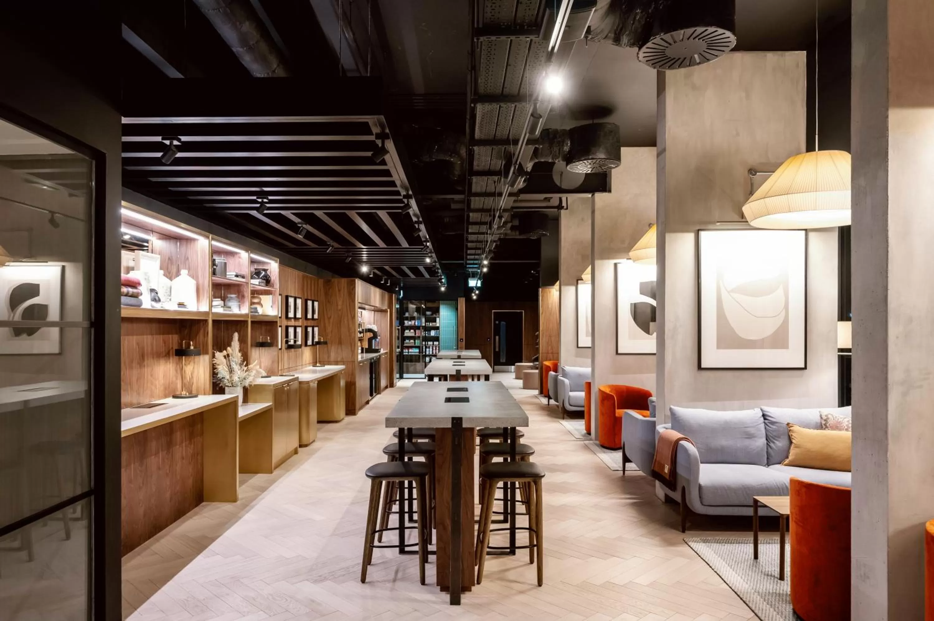 Dining area in Wilde Aparthotels Manchester City Centre