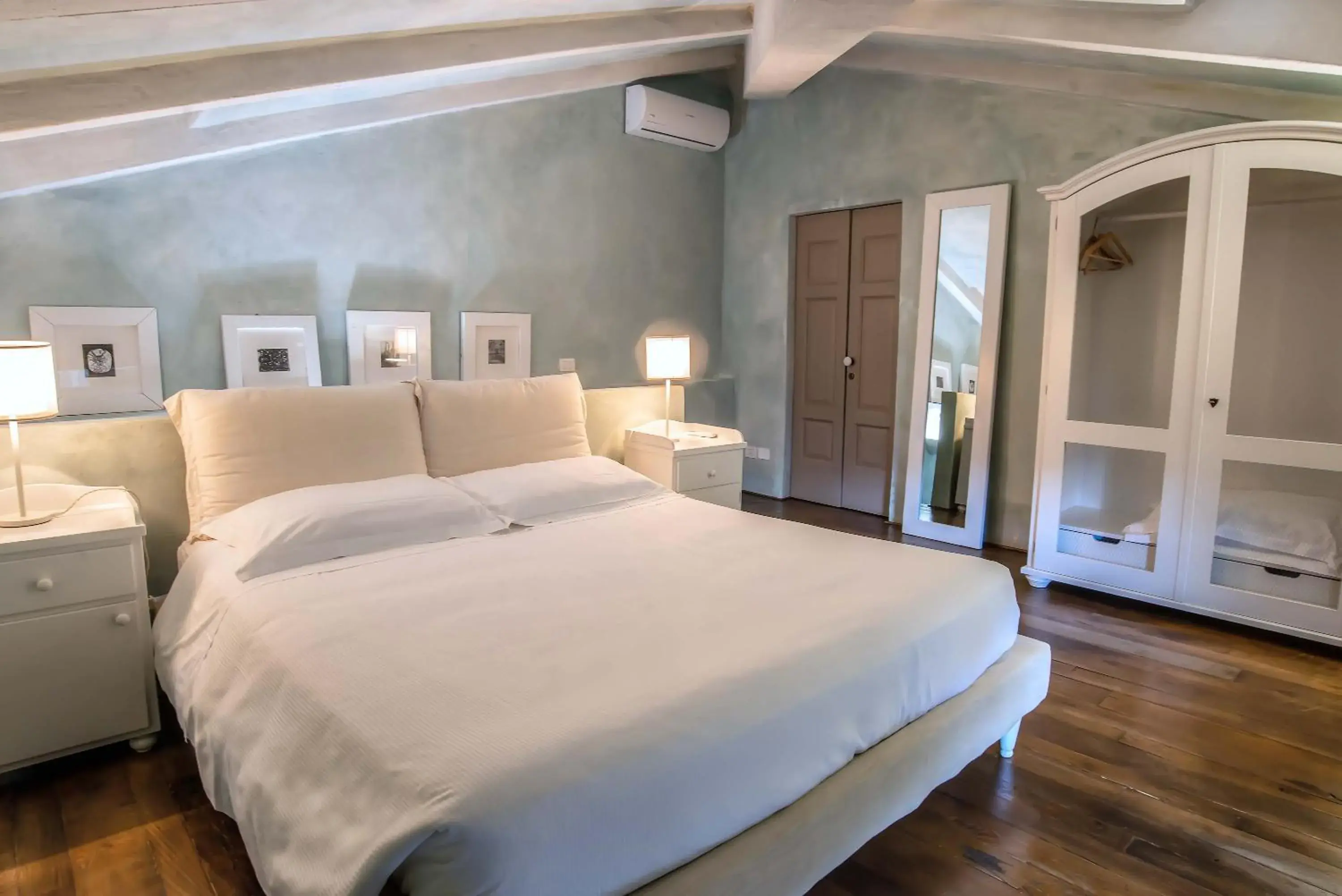 Bedroom, Bed in Villa Cassia di Baccano