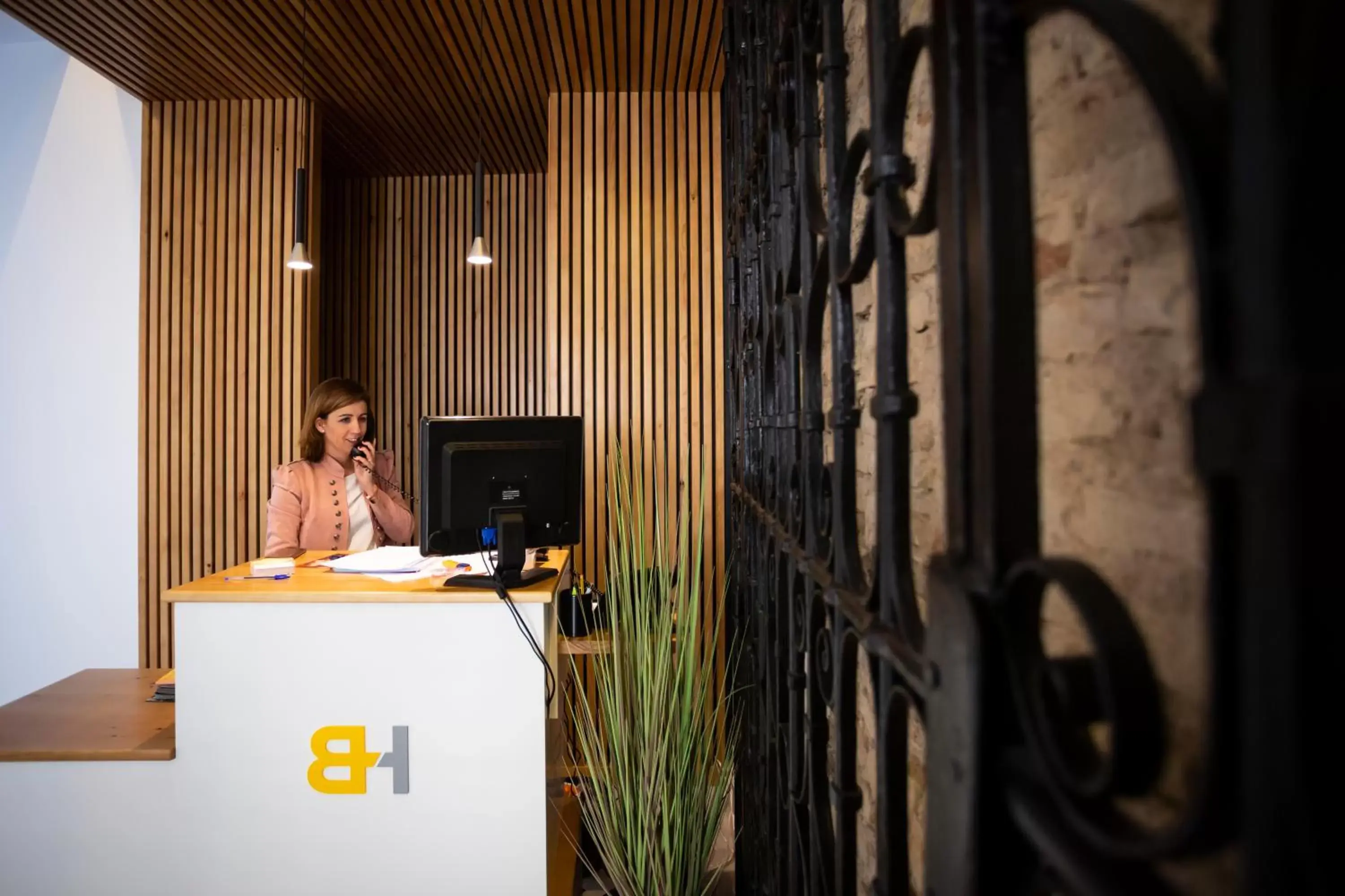 Lobby or reception, Staff in Basic Hotel Sevilla Catedral