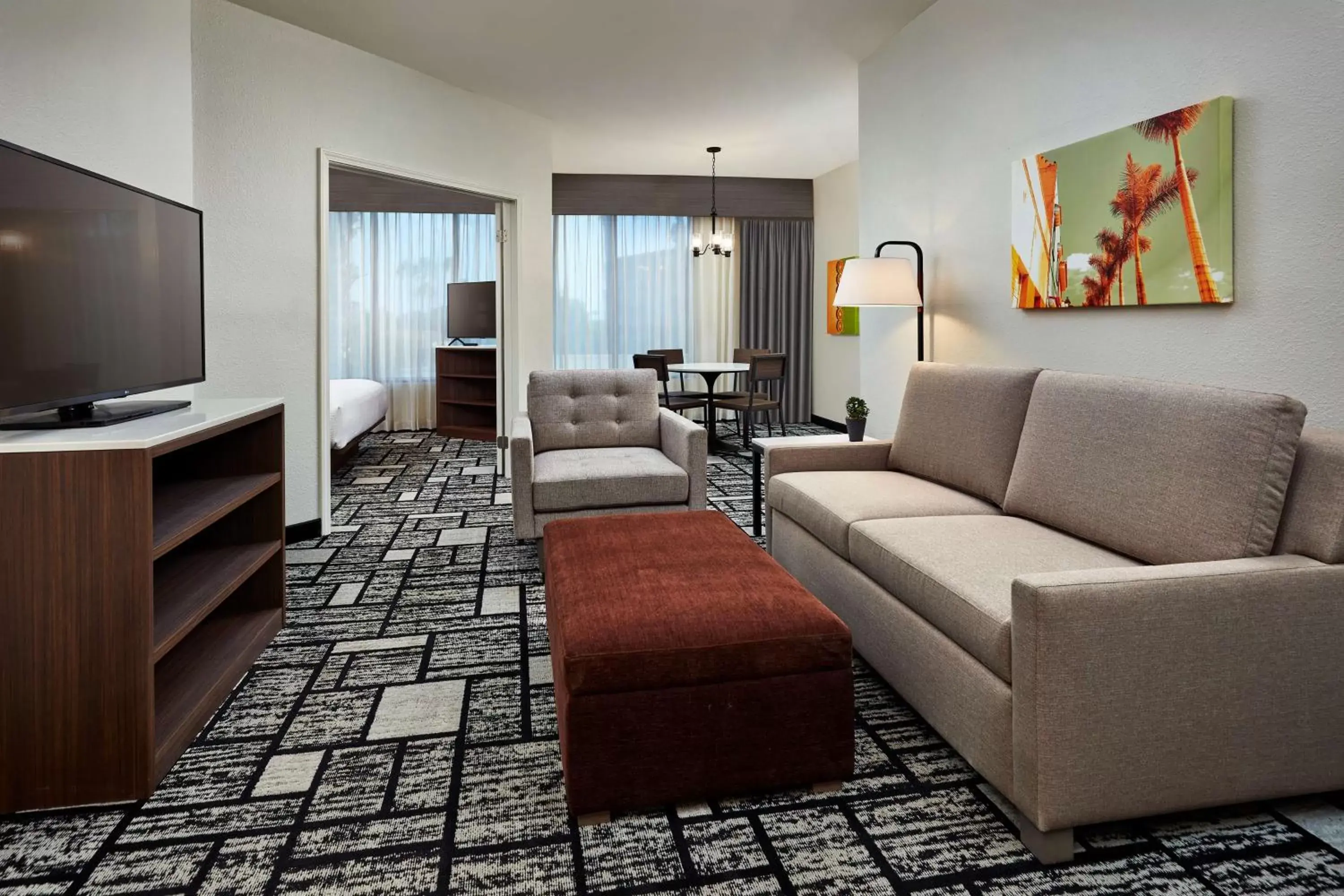 Bedroom, Seating Area in Best Western Plus Meridian Inn & Suites, Anaheim-Orange