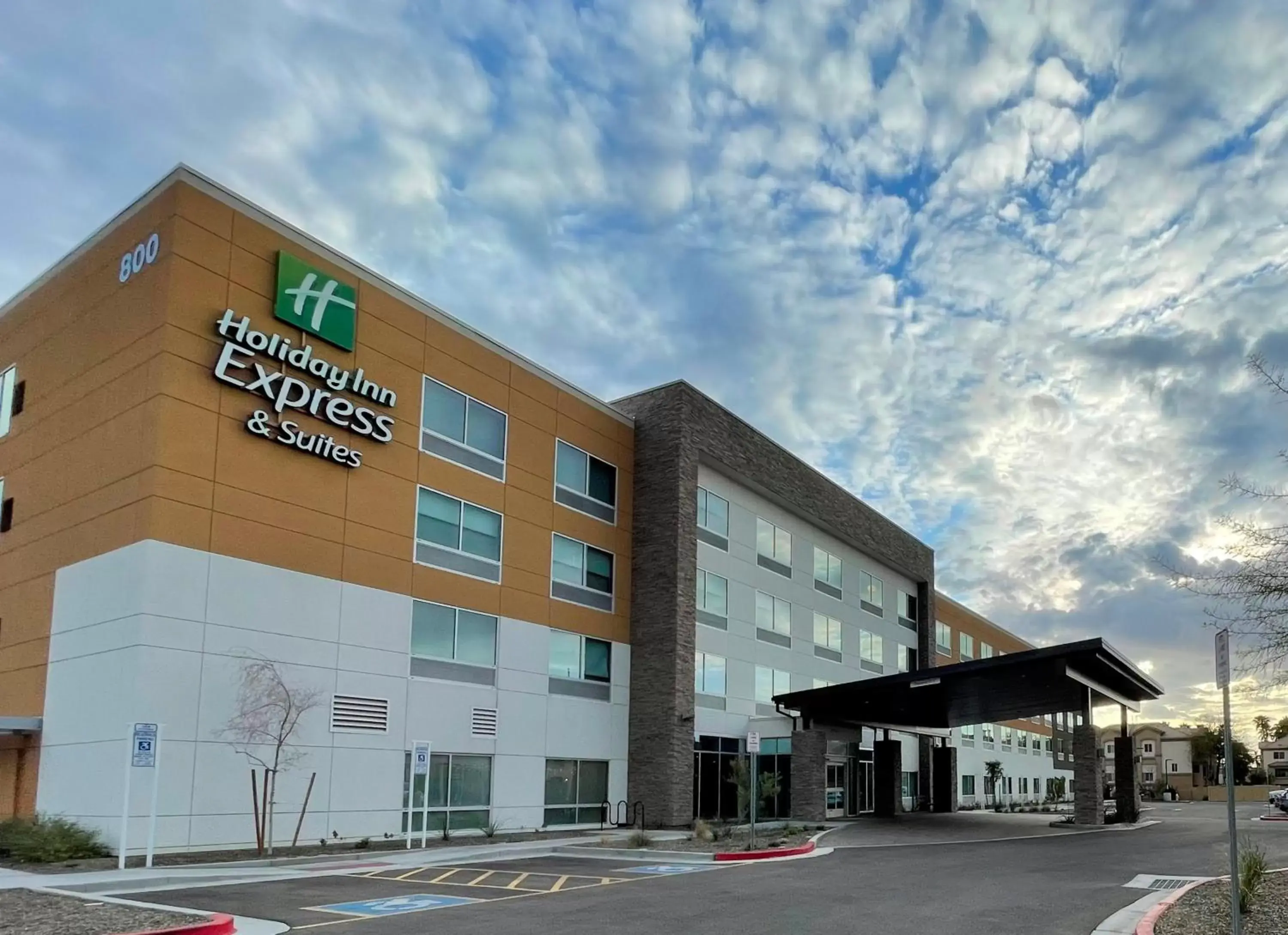 Property building in Holiday Inn Express & Suites - Phoenix - Airport North, an IHG Hotel