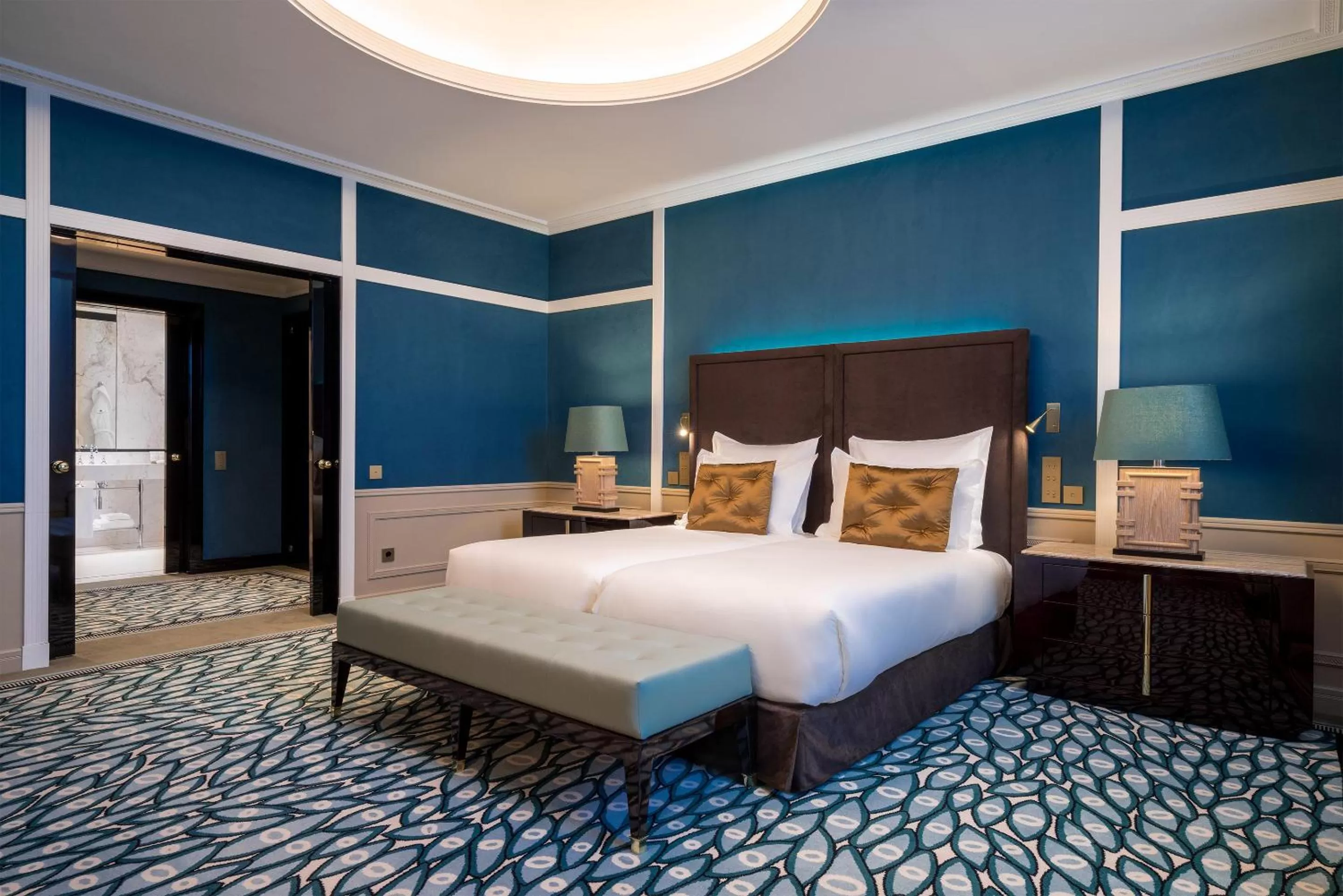 Bed in Maison Albar - Le Monumental Palace