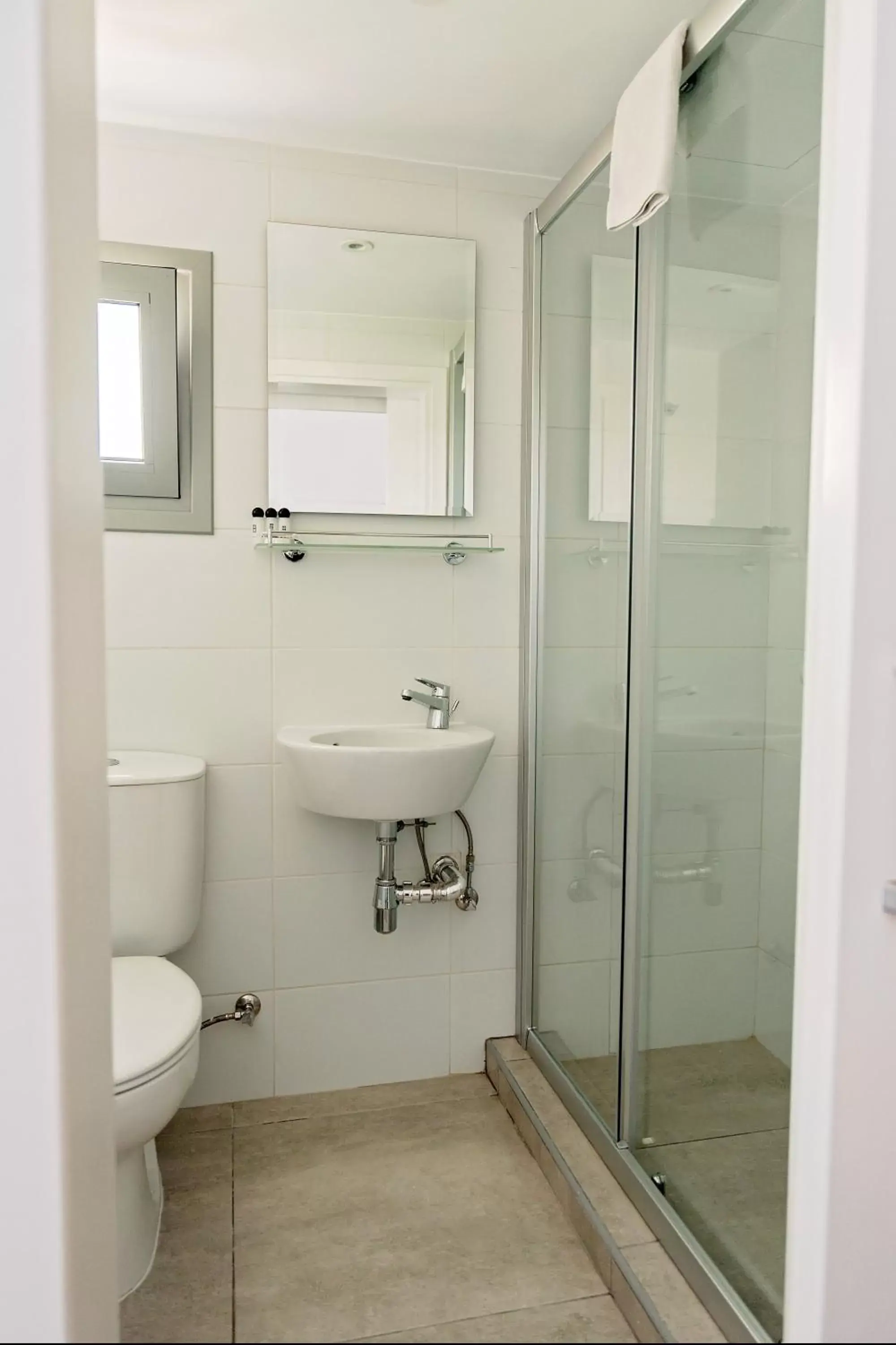Shower, Bathroom in Pyramos Hotel