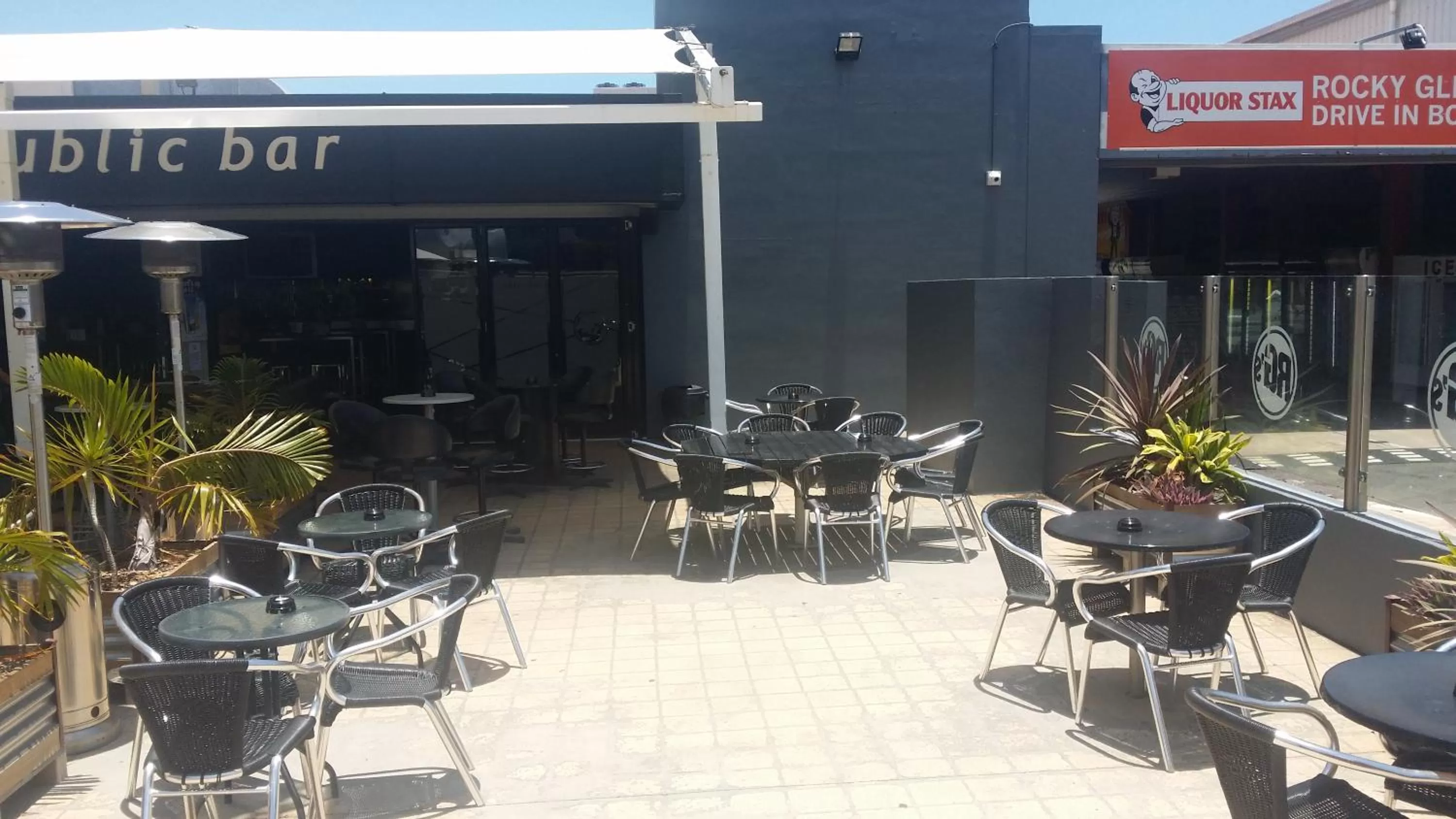 Patio in Rocky Glen Hotel Motel Gladstone