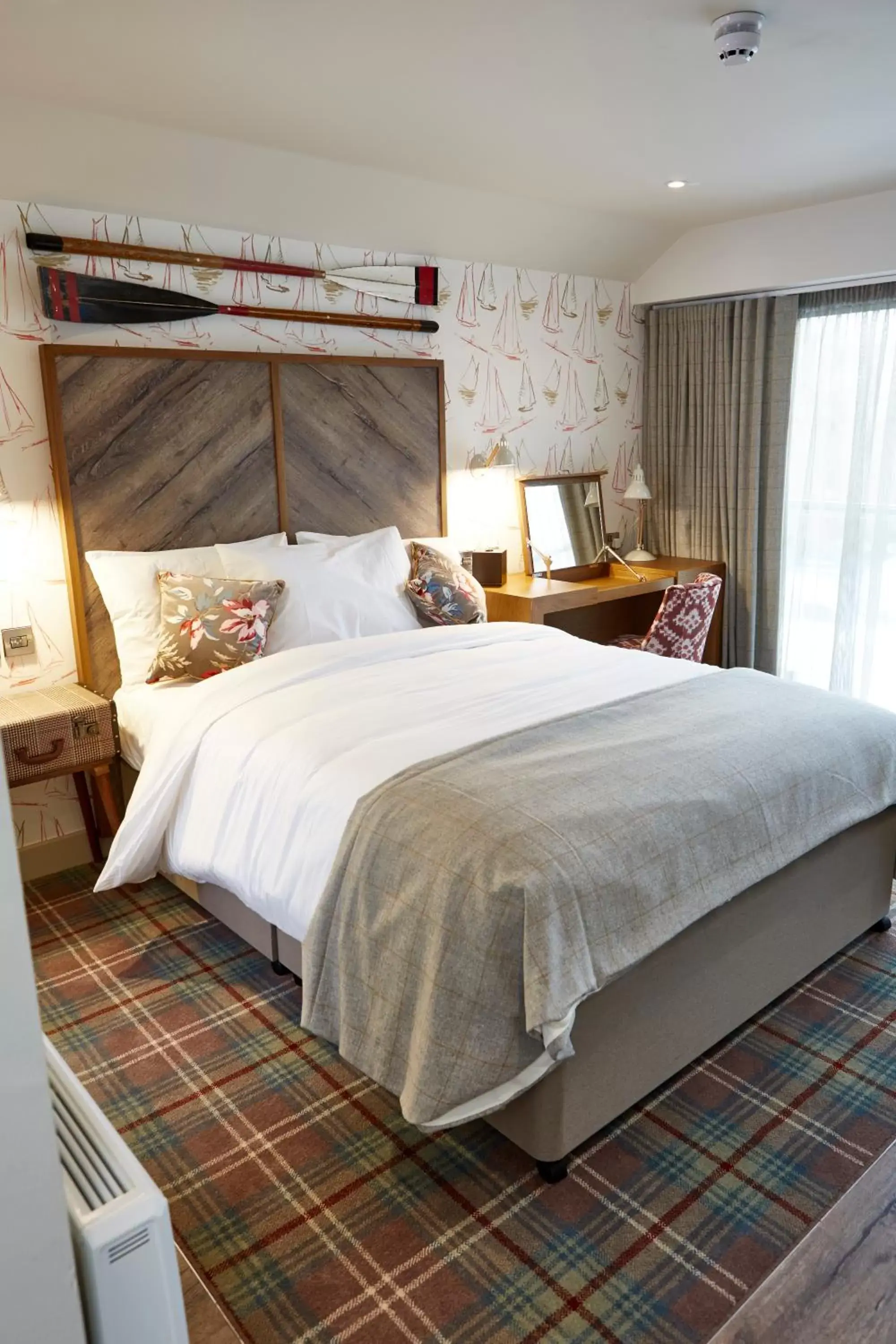 Photo of the whole room, Bed in The Boathouse Inn & Riverside Rooms