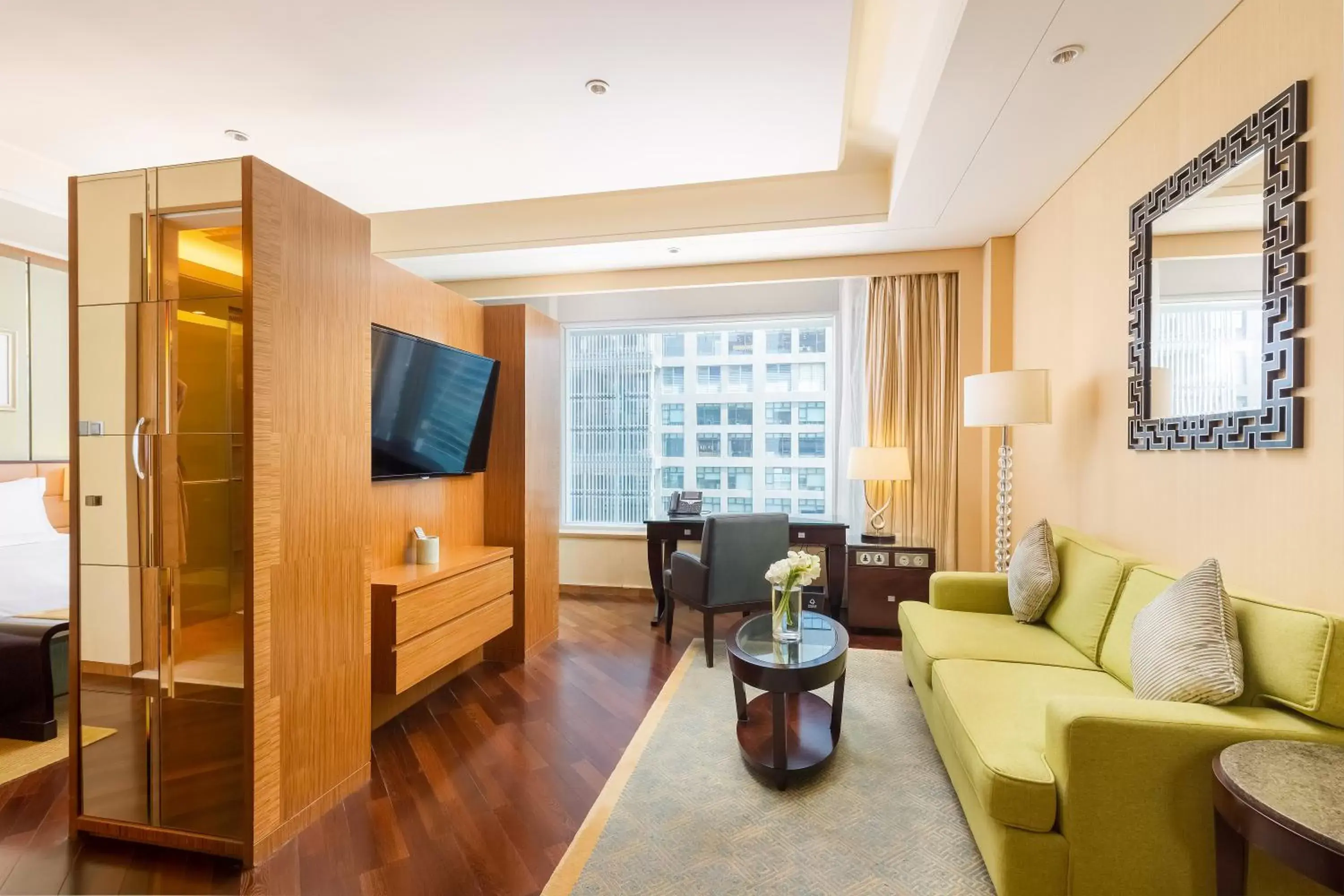 Premier King Room in The Ritz-Carlton, Shenzhen Premier King Room in The Ritz-Carlton, Shenzhen