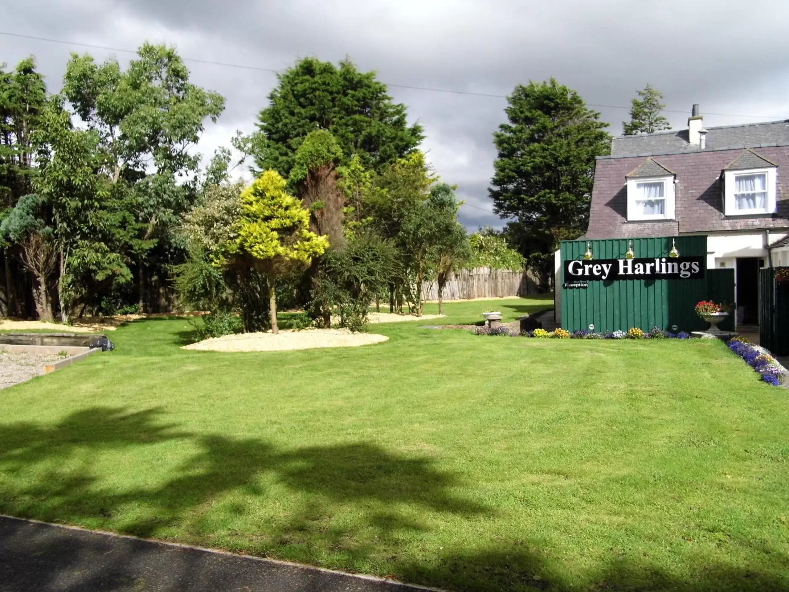 Garden in Grey Harlings Hotel