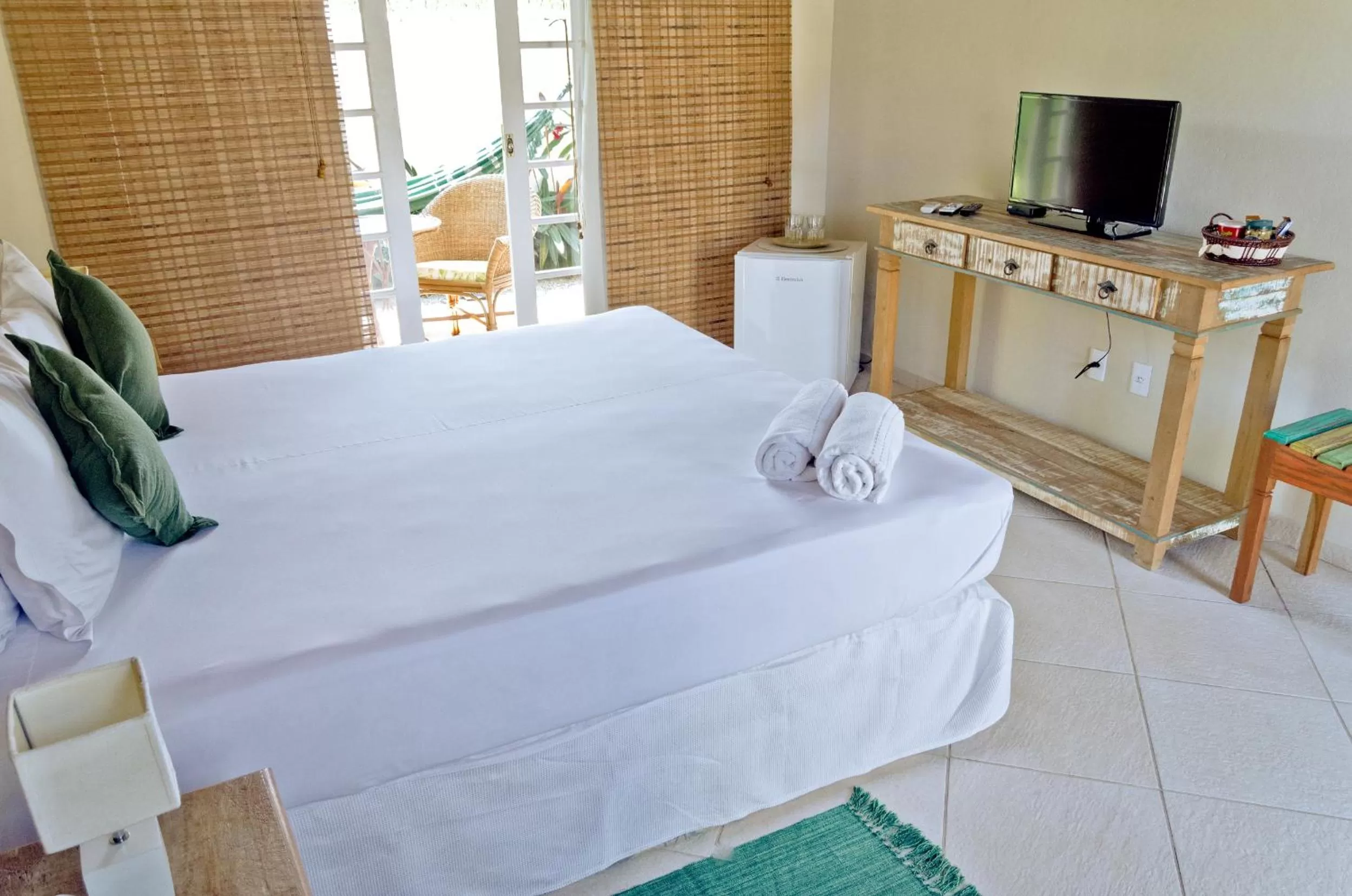 Patio, Bed in Pousada Pomar Paraty