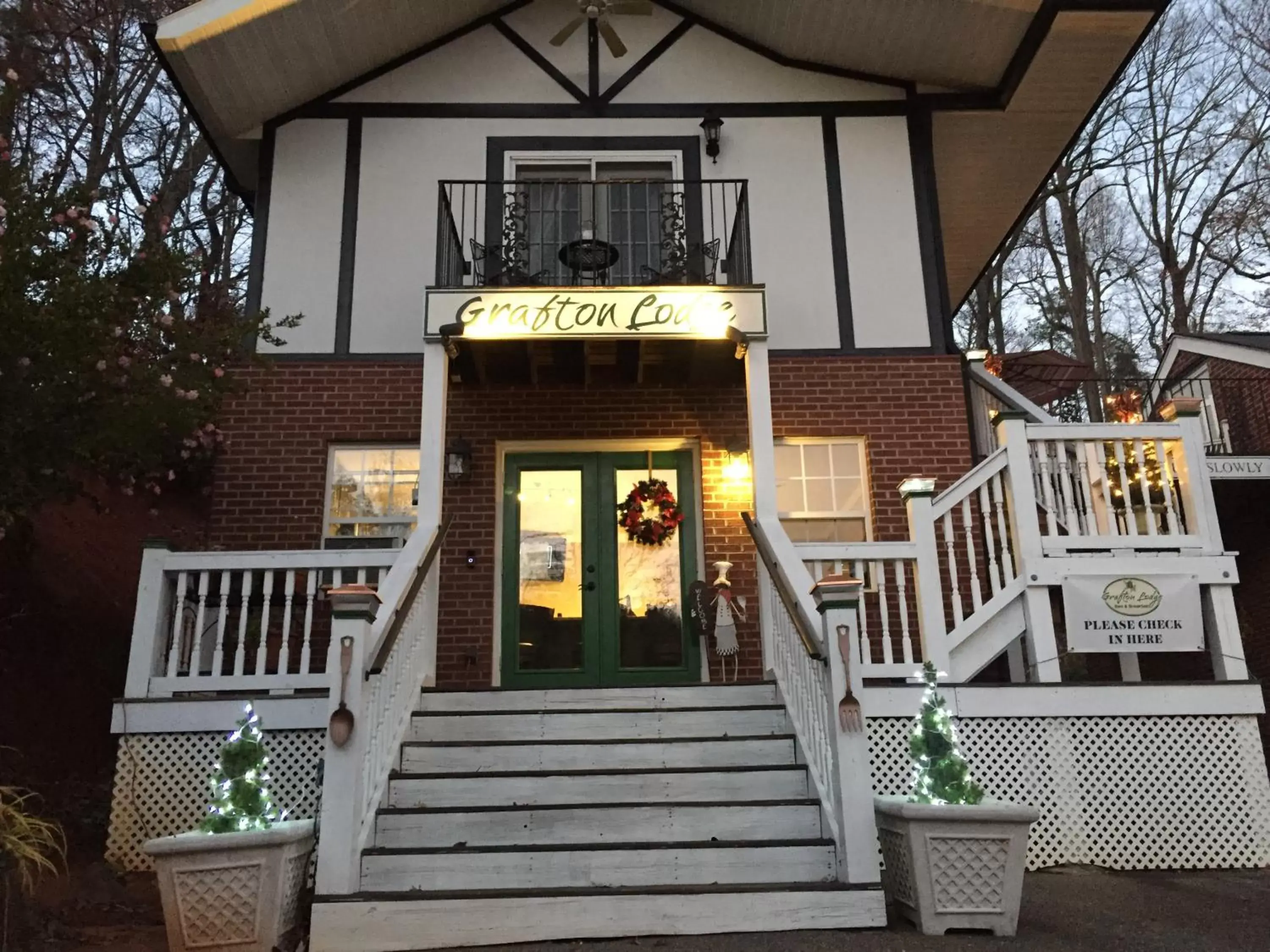 Facade/entrance in Grafton Lodge