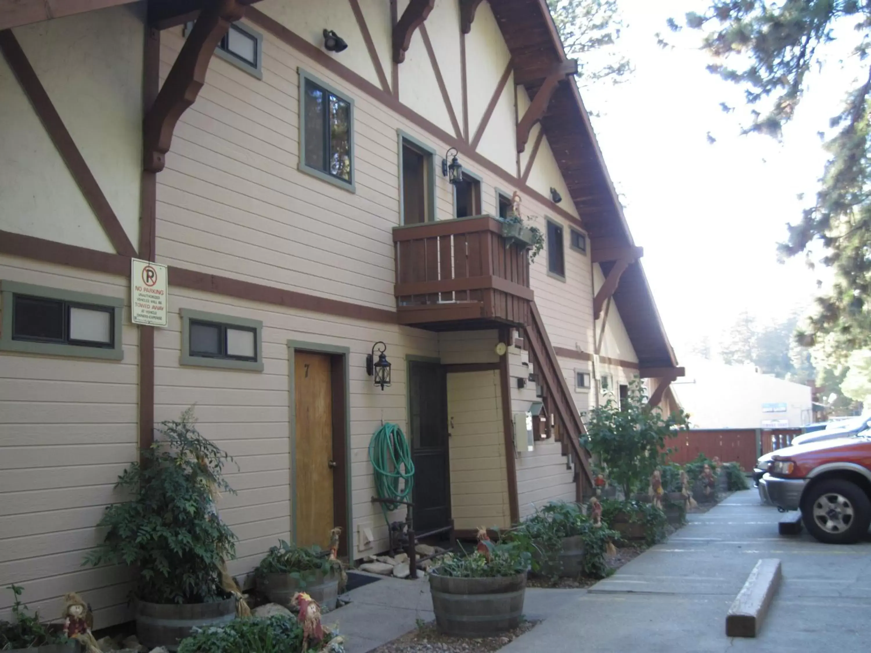 Facade/entrance, Property Building in The North Shore Inn