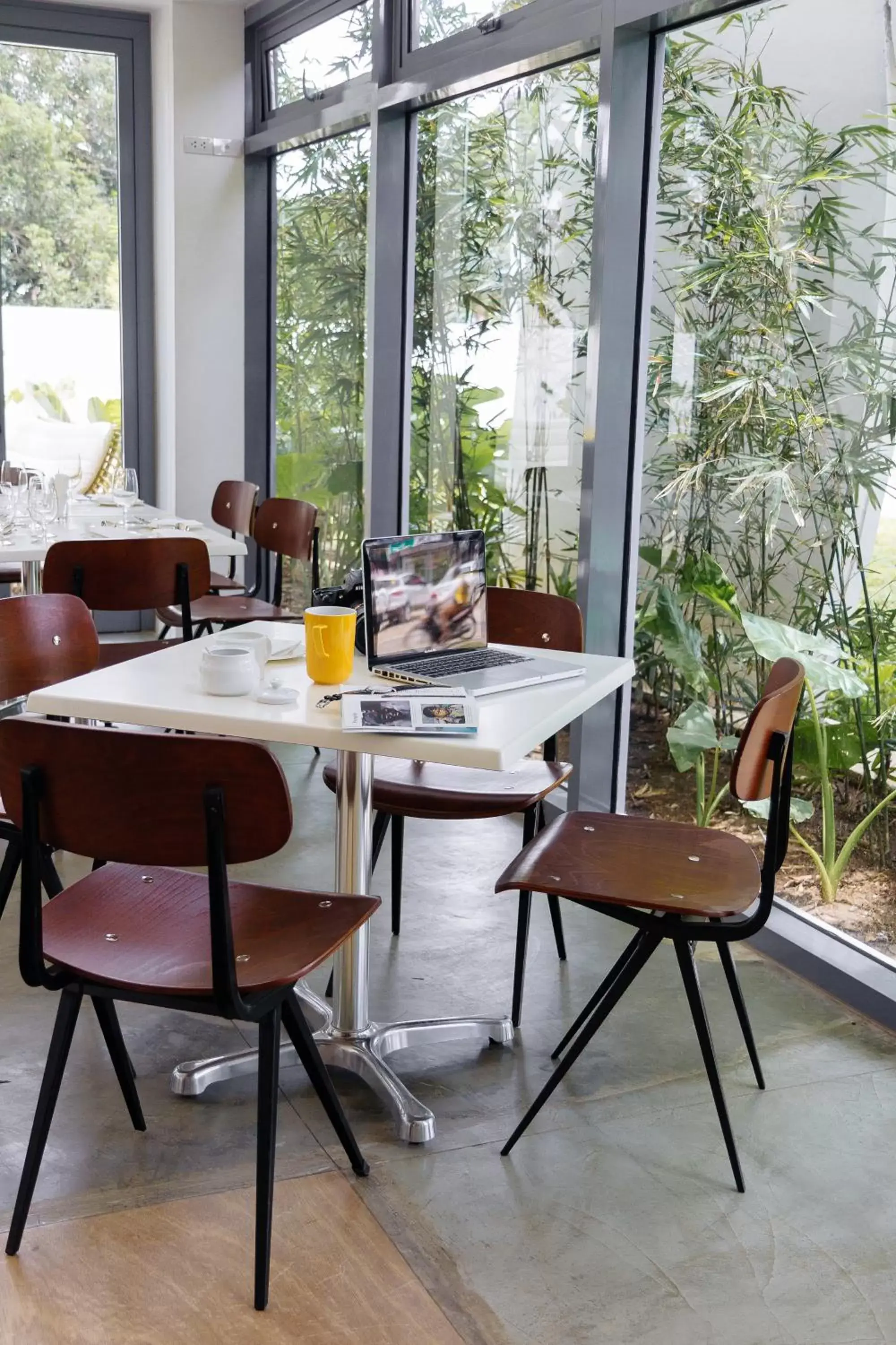 Restaurant/Places to Eat in Canvas Boutique Hotel