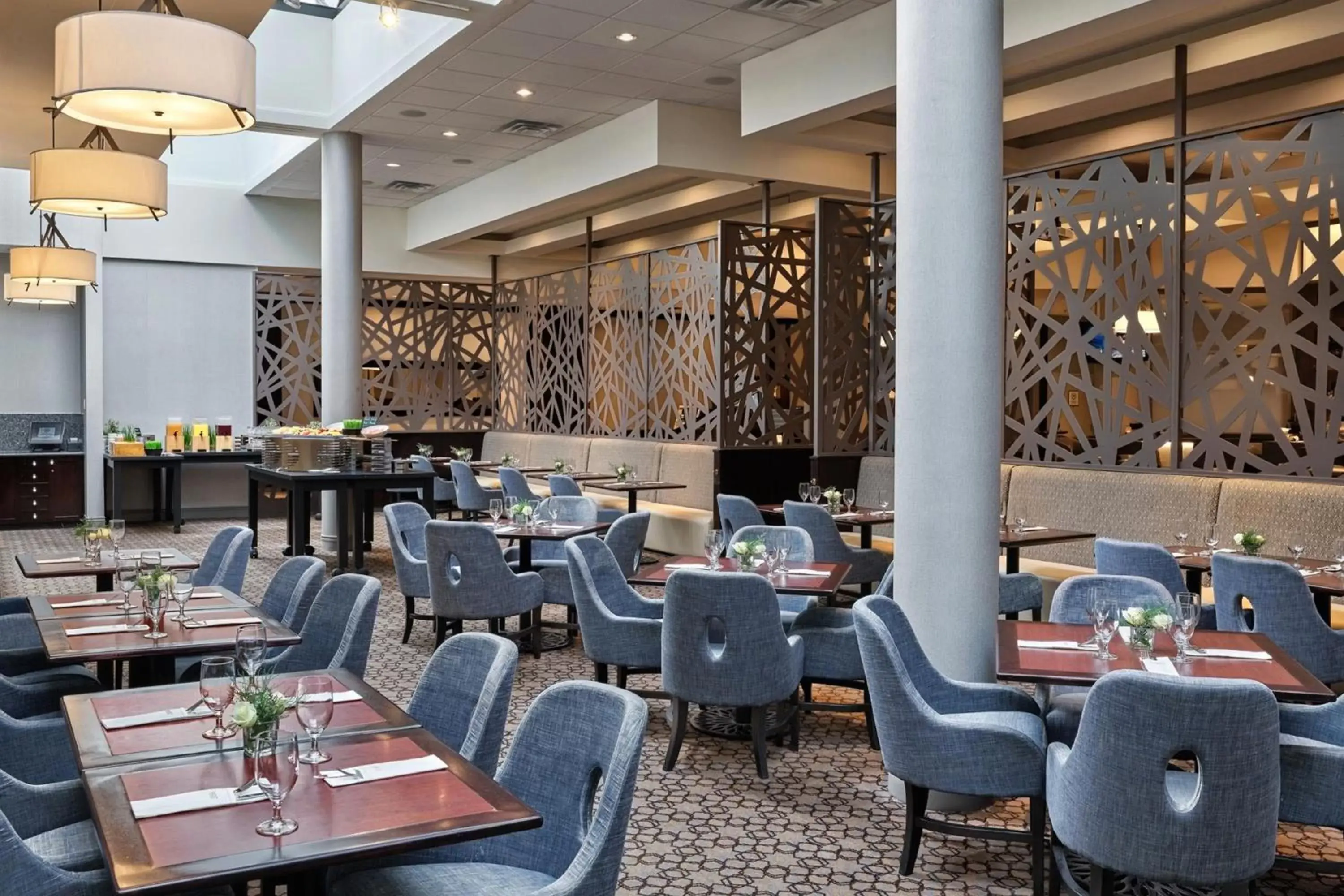 Lobby or reception, Restaurant/Places to Eat in Sheraton Vancouver Guildford Hotel