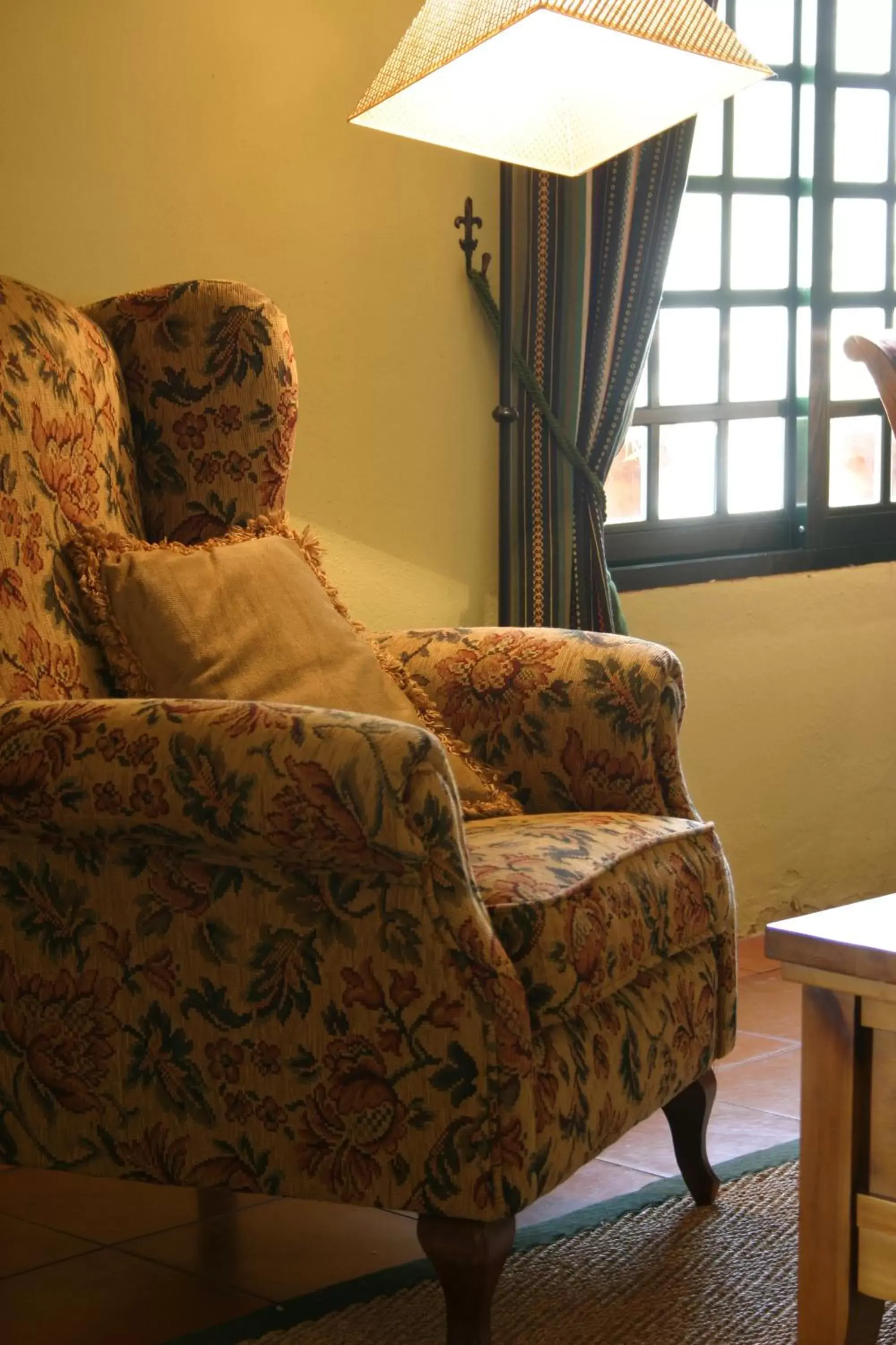 Library, Bed in Mesón de la Molinera