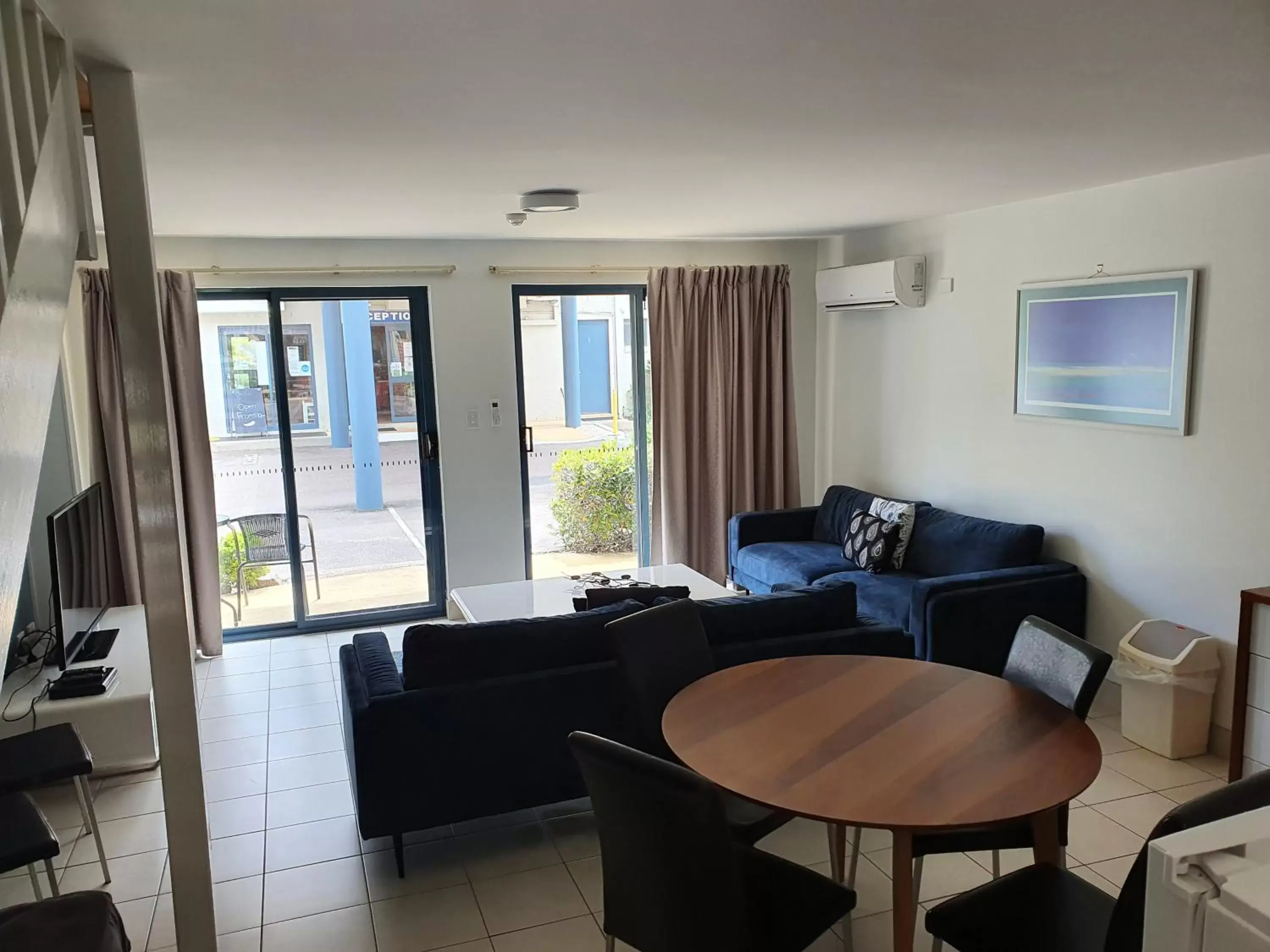 Living room, Dining Area in Nelson Bay Breeze