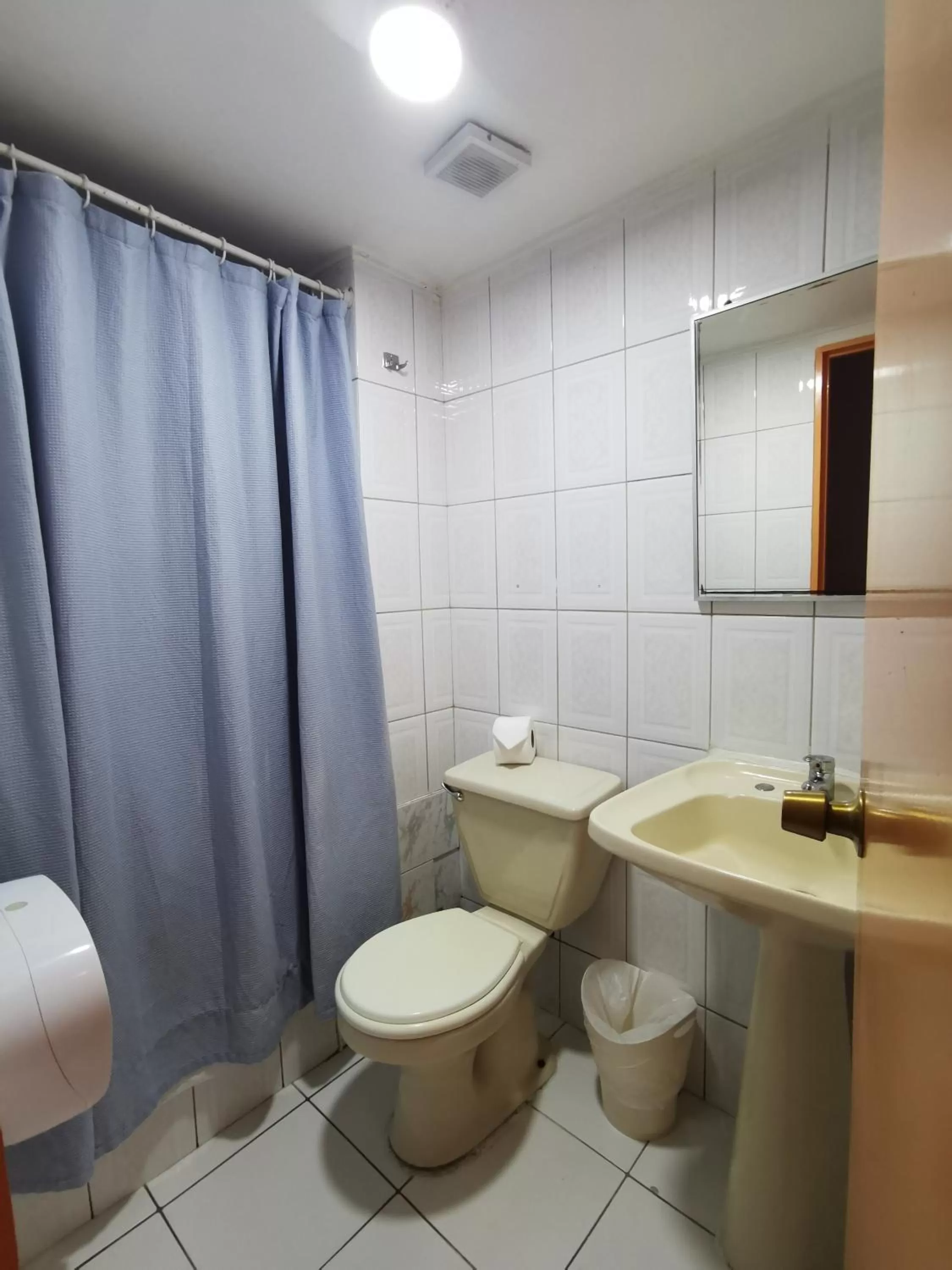 Bathroom in Hotel Plaza Colon