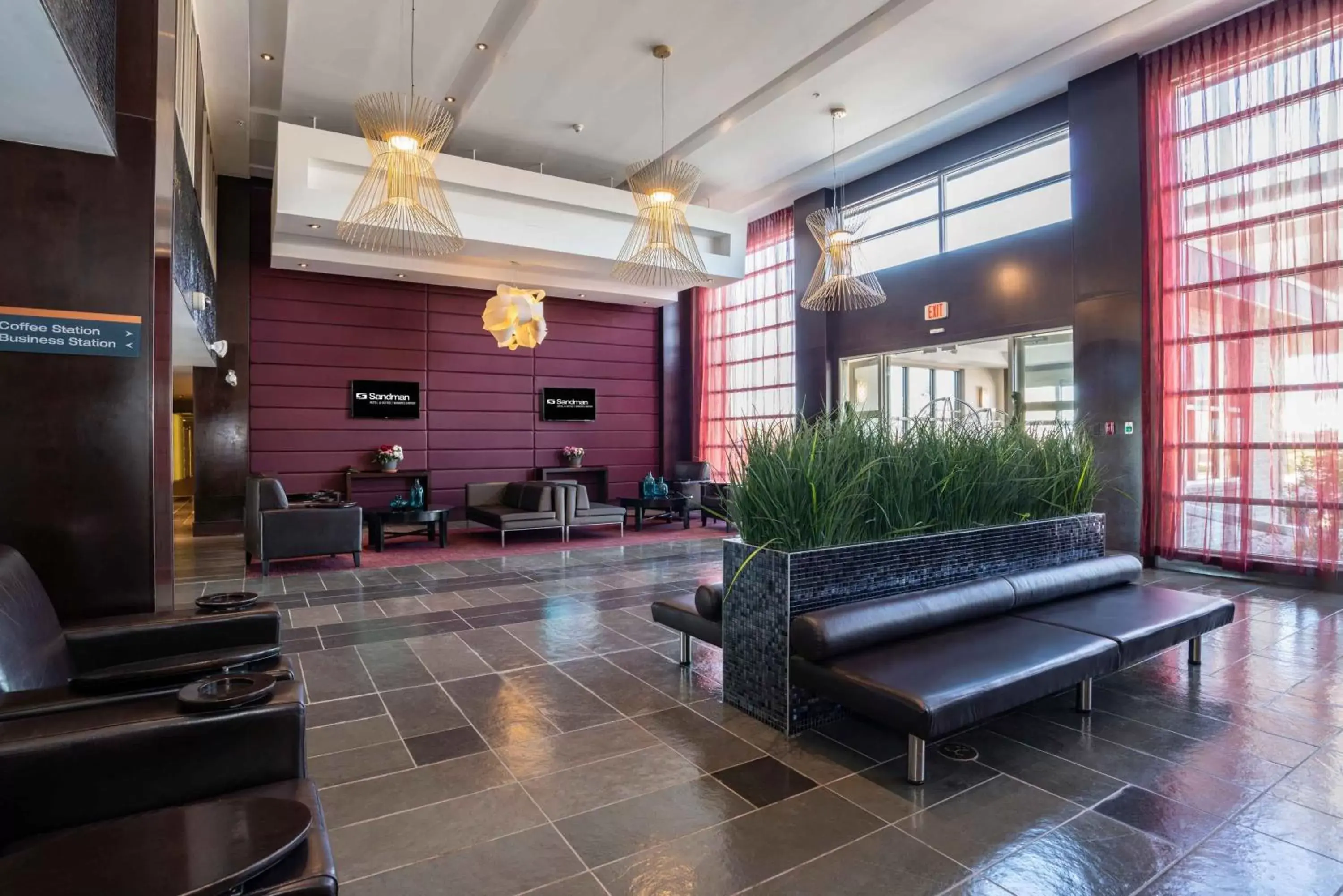 Lobby or reception, Lobby/Reception in Sandman Hotel & Suites Winnipeg Airport