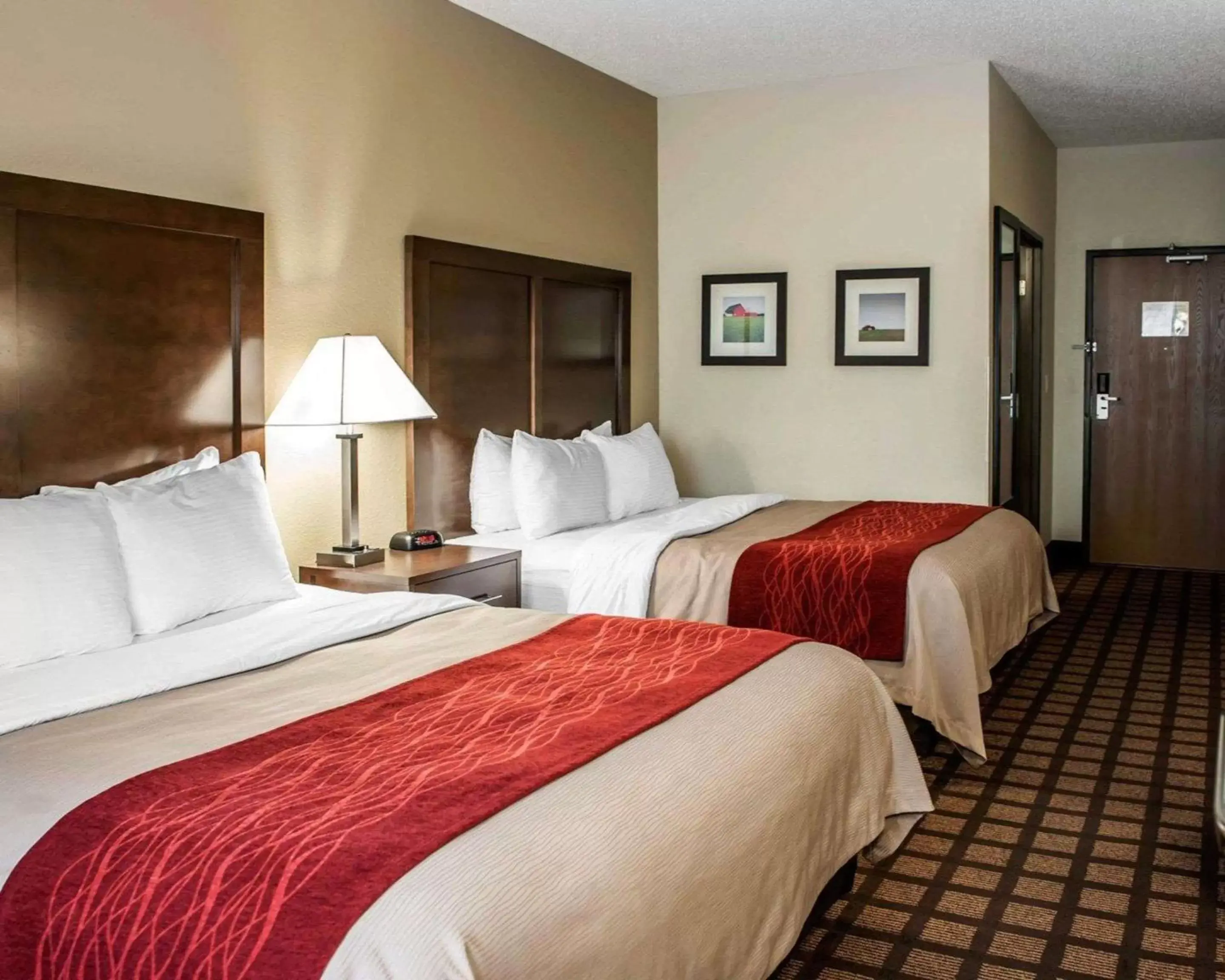 Photo of the whole room, Bed in Baymont by Wyndham Richmond I-70 Photo of the whole room, Bed in Baymont by Wyndham Richmond I-70