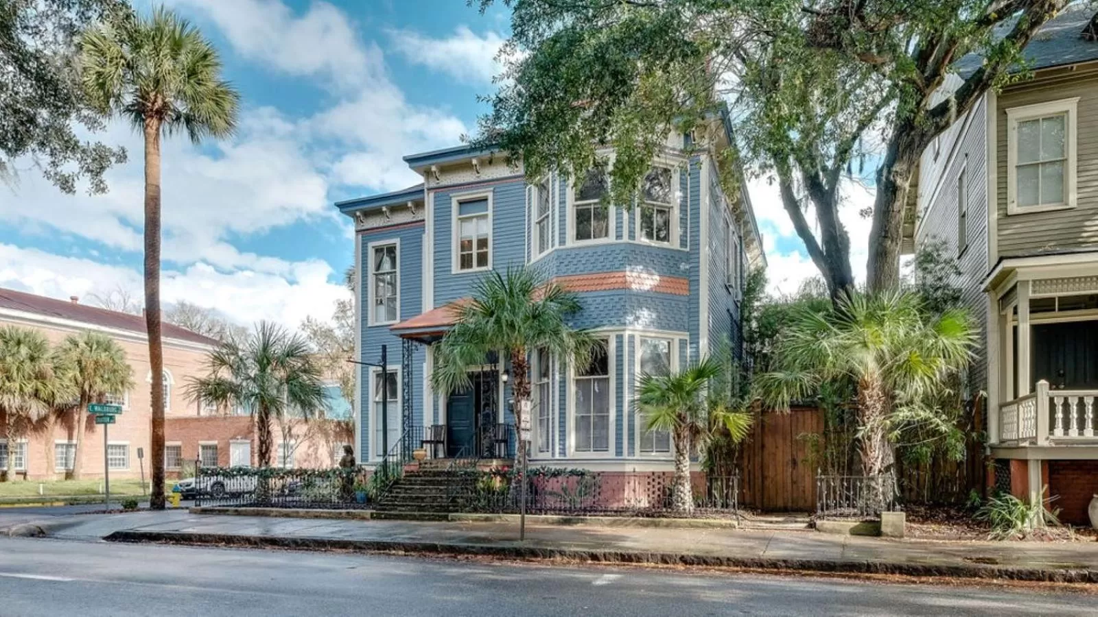 Property Building in Forsyth Park 2 Bedroom Beauty