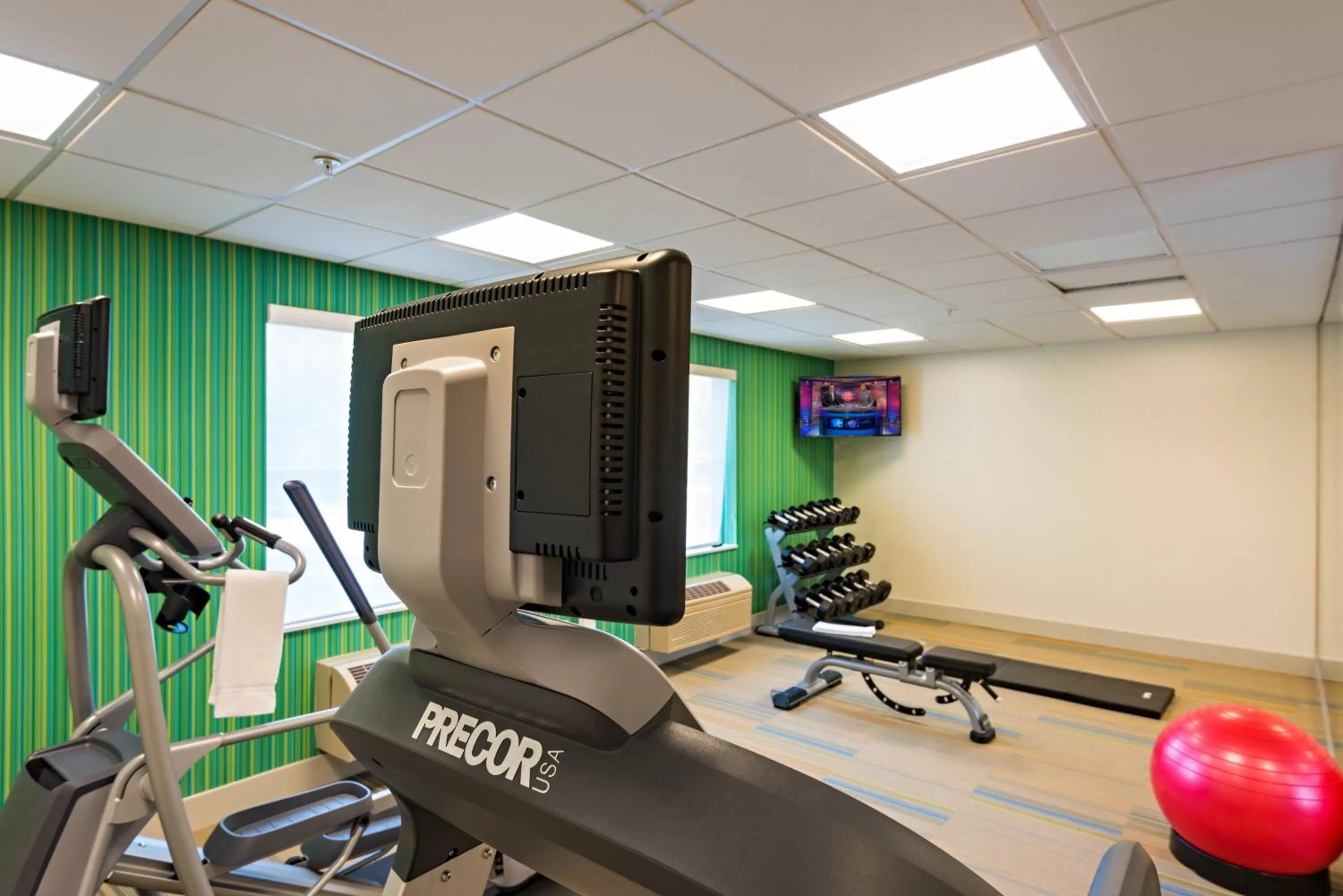 Fitness centre/facilities in Holiday Inn Express Peoria North - Glendale by IHG