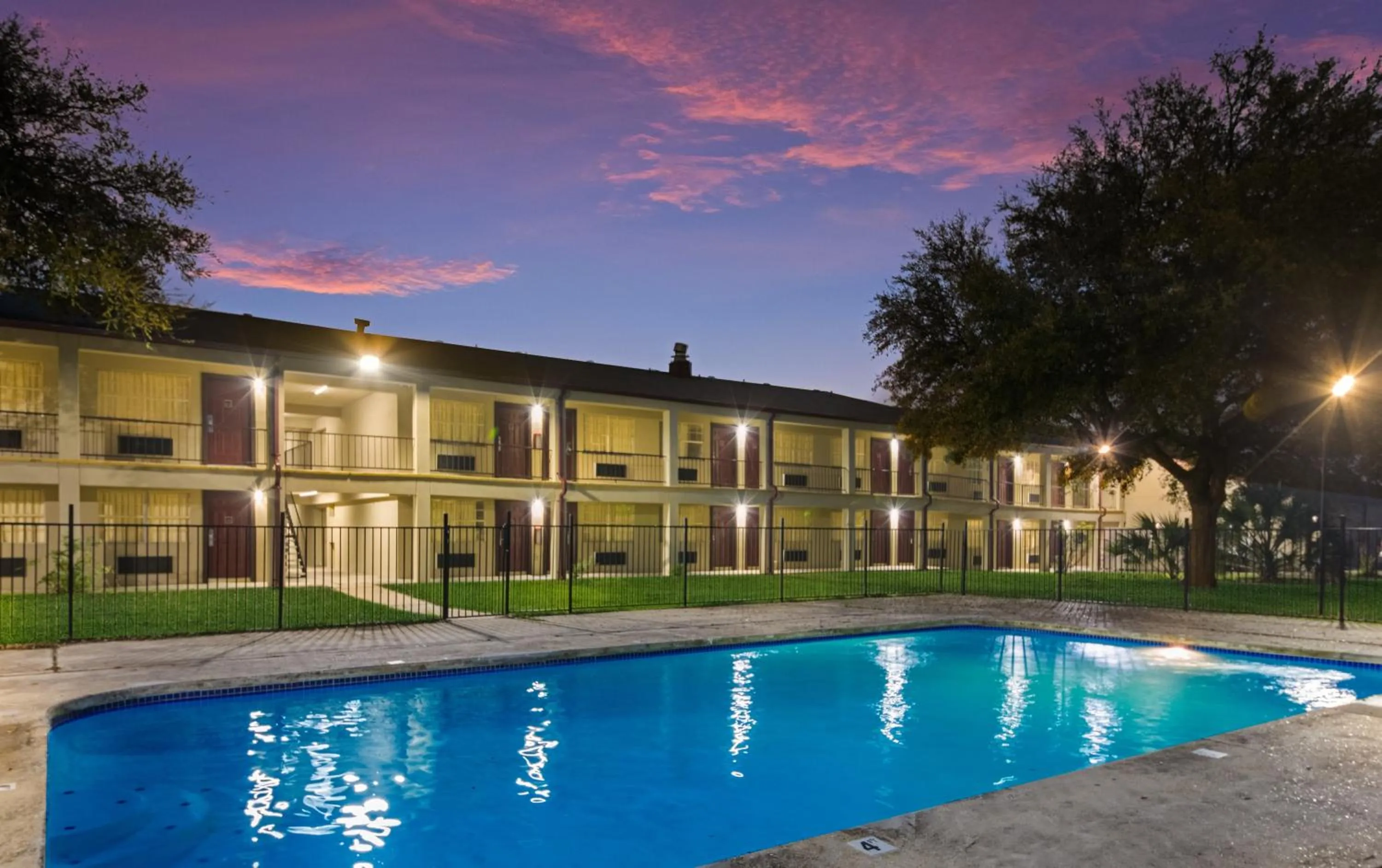 Property building in Red Roof Inn Temple