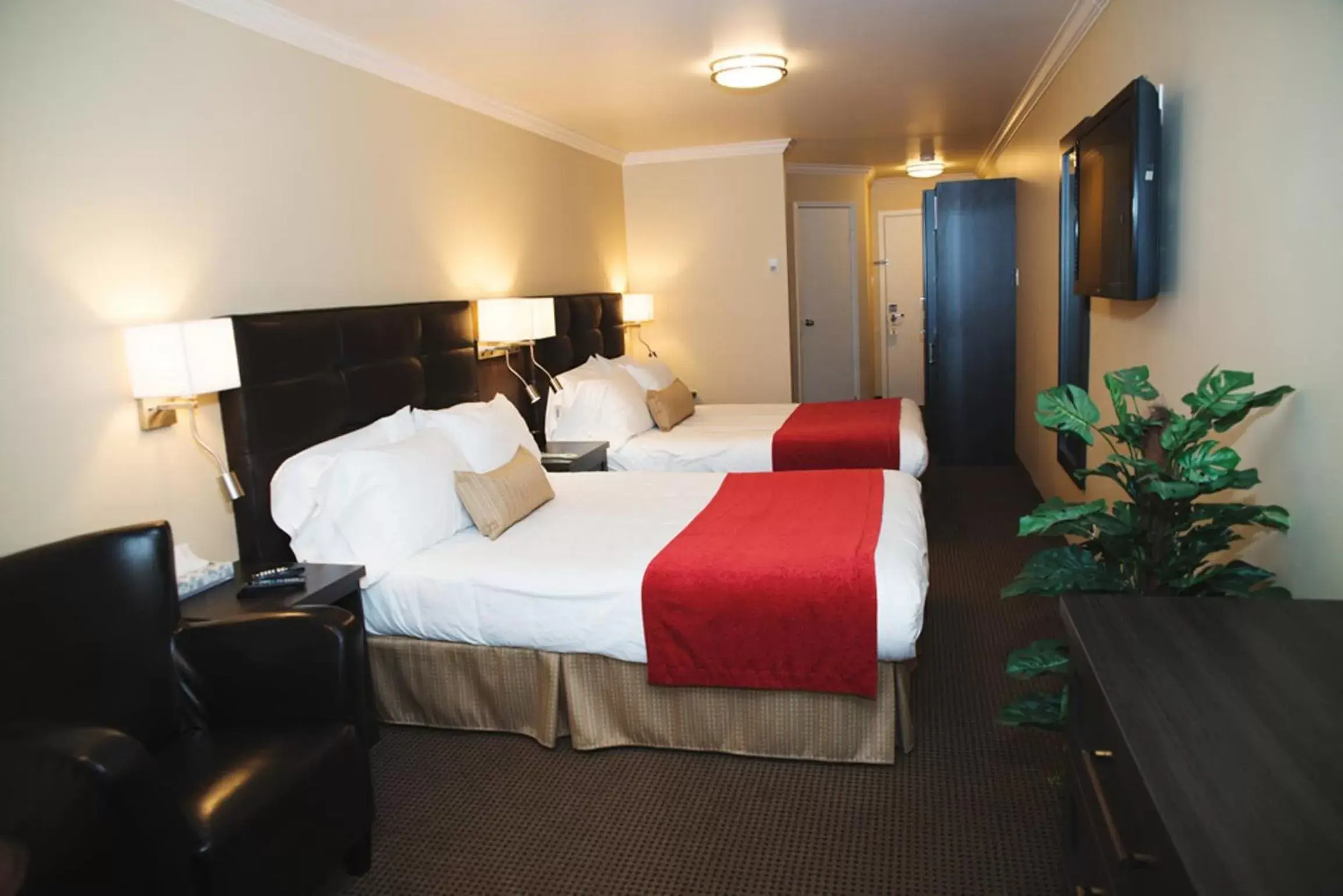 Superior Queen Room with Two Queen Beds in Auberge l'Ambassadeur Superior Queen Room with Two Queen Beds in Auberge l'Ambassadeur