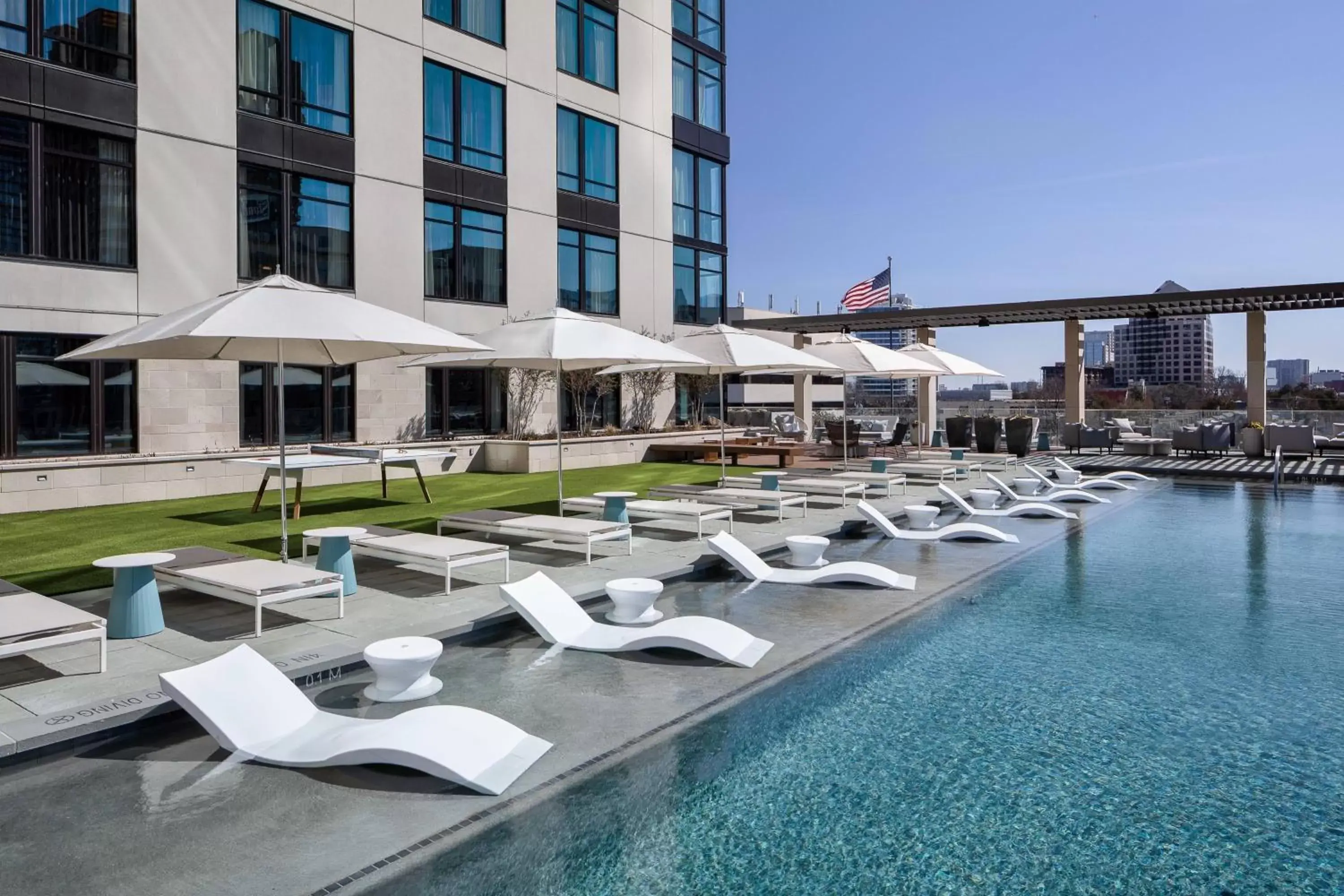 Swimming Pool in Marriott Dallas Uptown