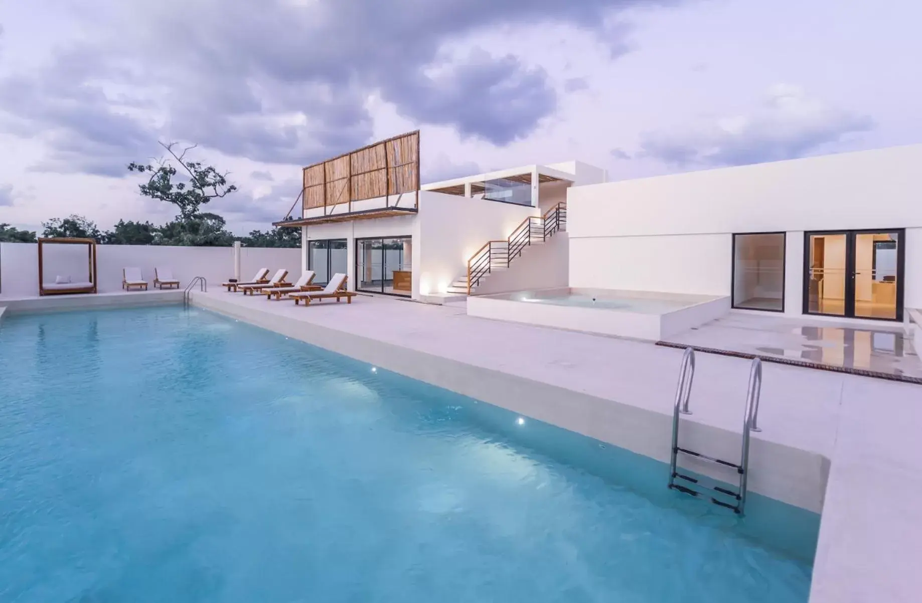 Fitness centre/facilities, Swimming Pool in The Waves Tulum