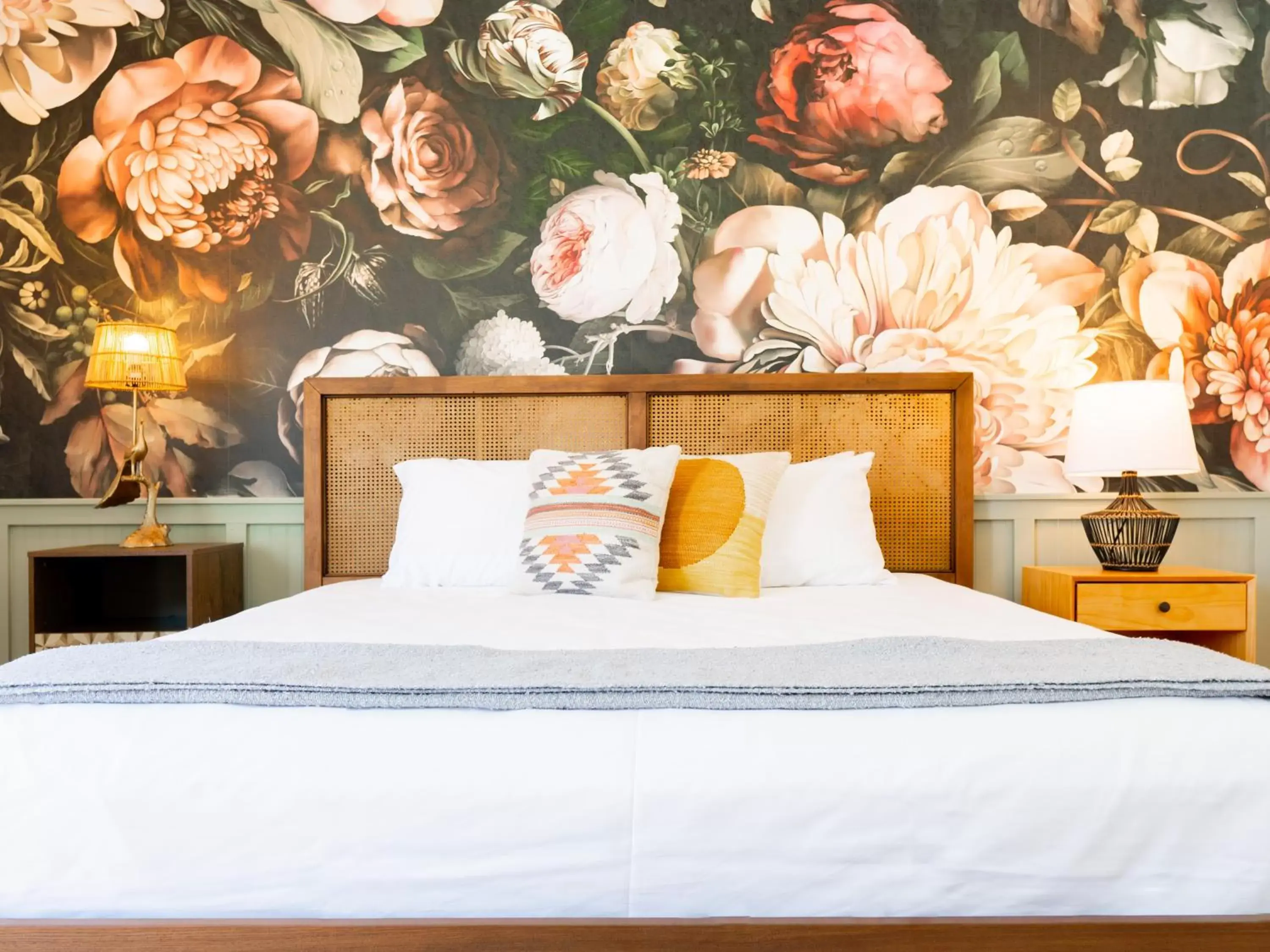 Bed in Fleur Noire Hotel