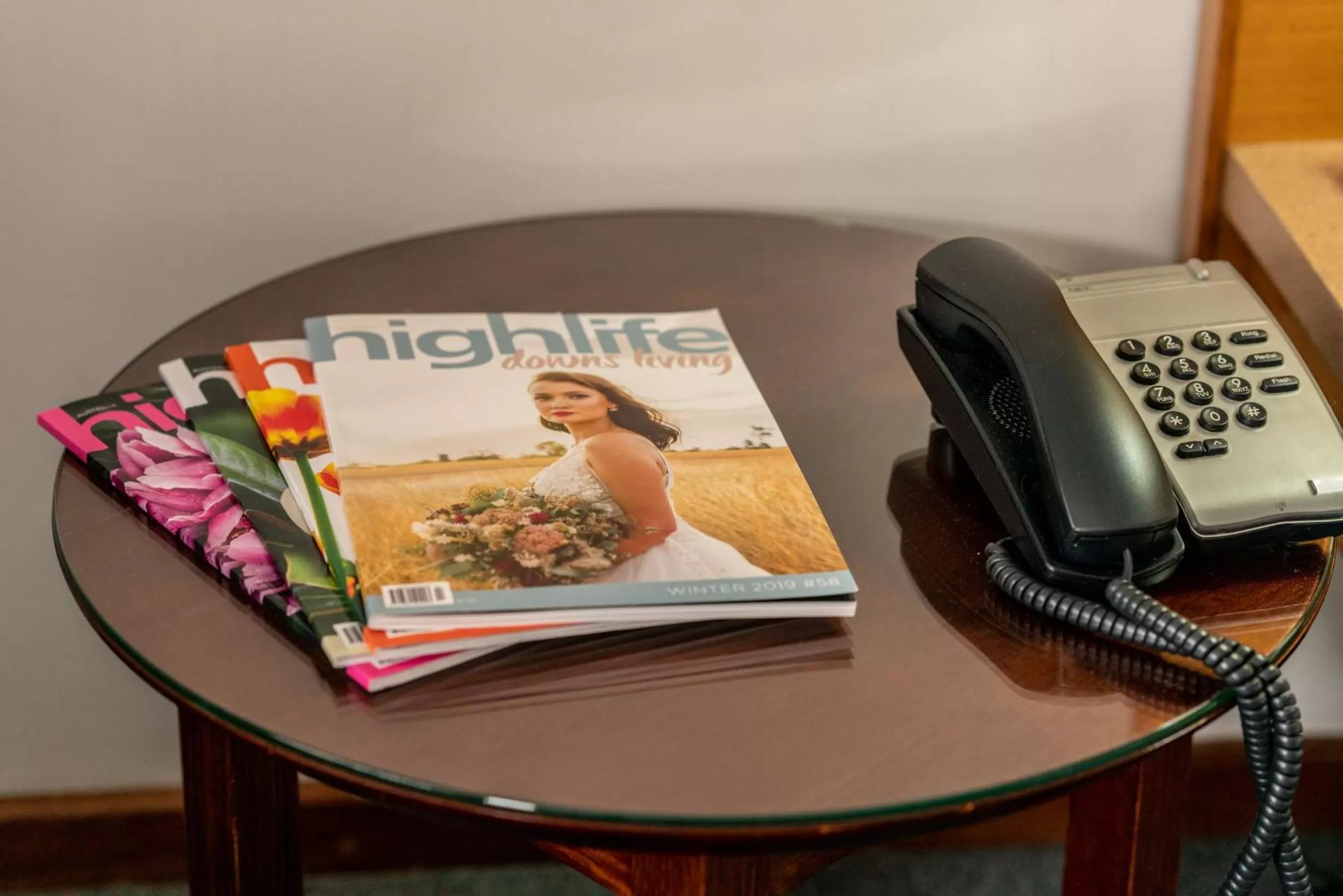 hair dresser in Country Pathfinder Motor Inn