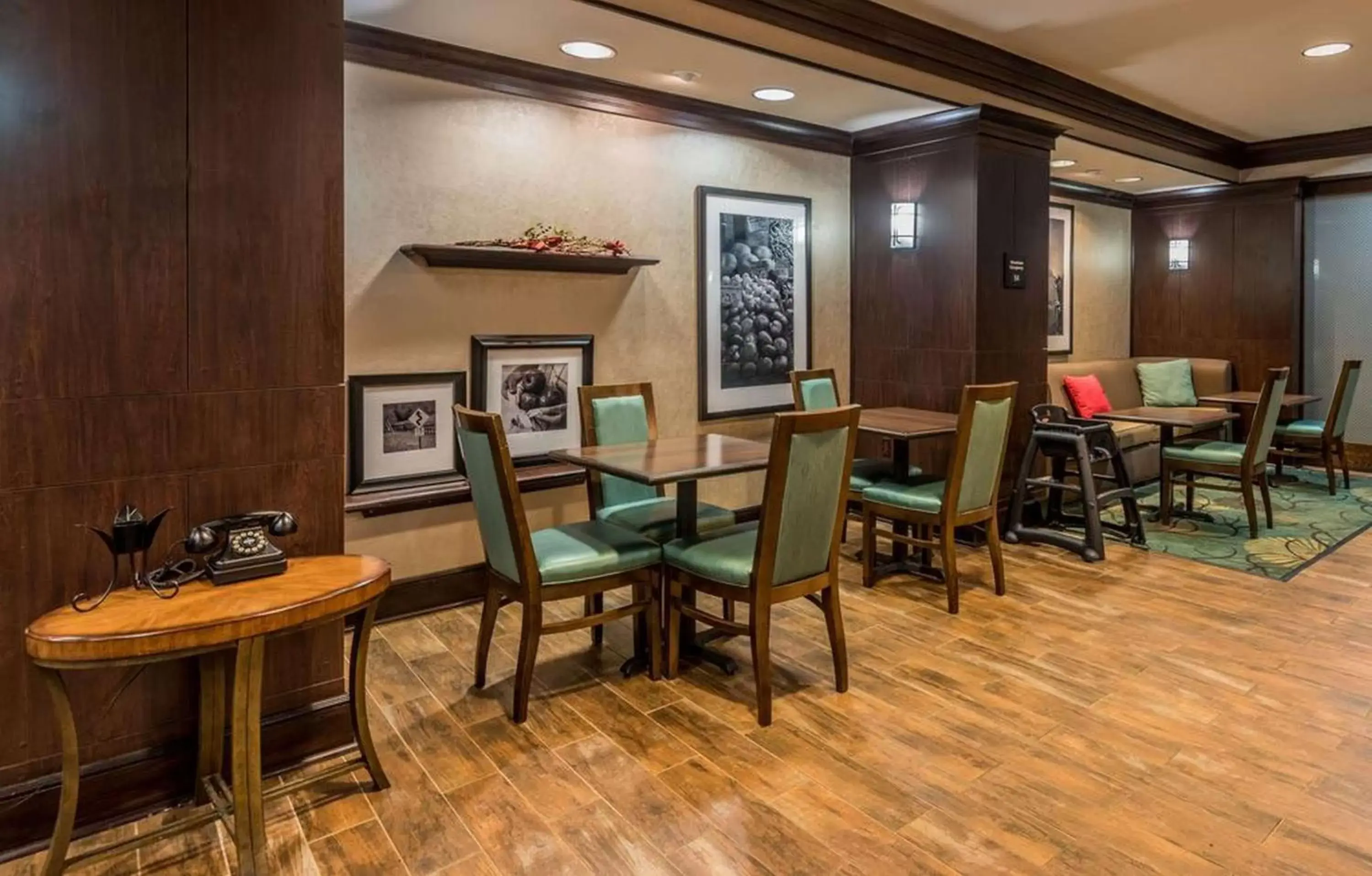 Dining area, Restaurant/Places to Eat in Hampton Inn New Albany
