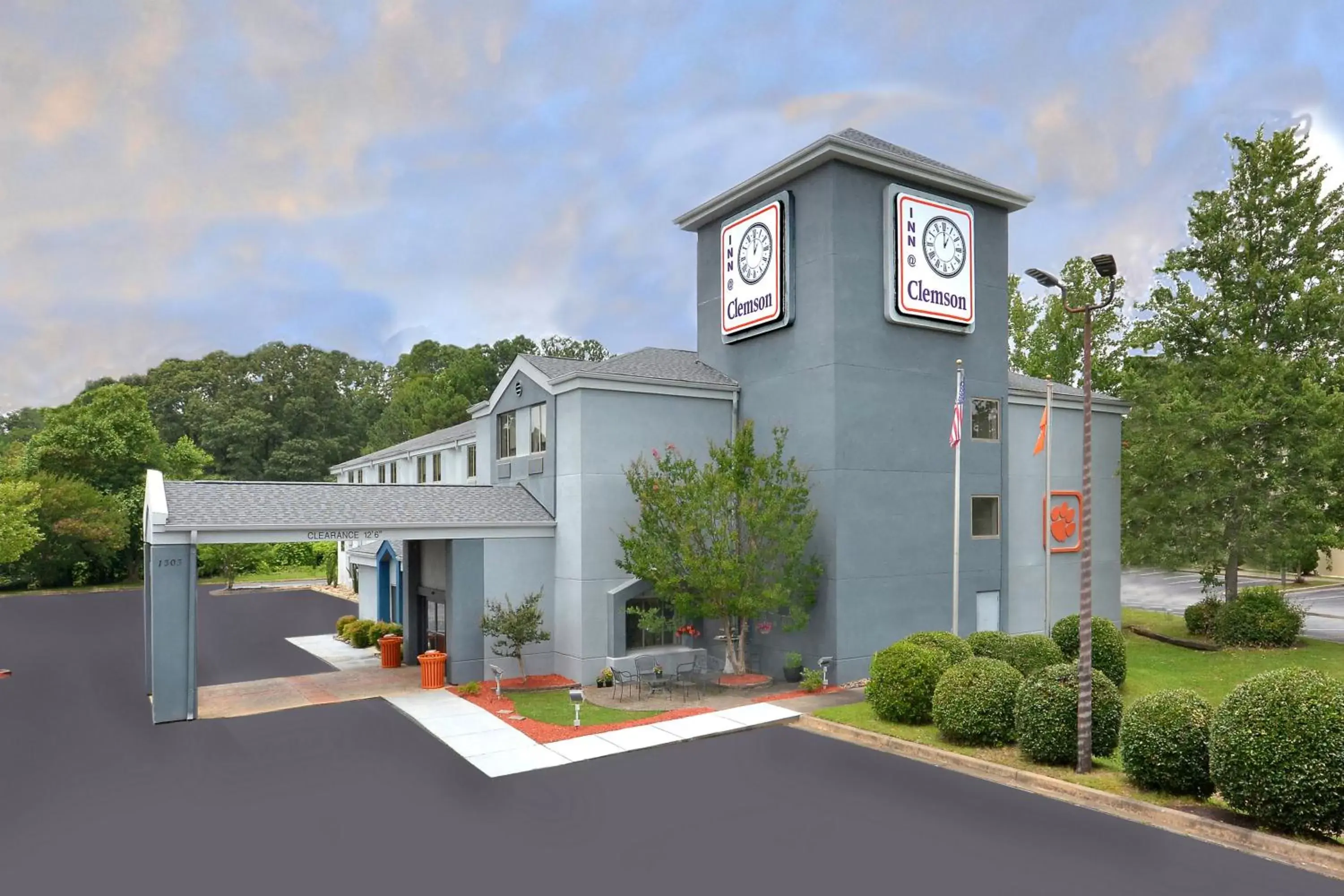 Property building in Inn at Clemson Property building in Inn at Clemson