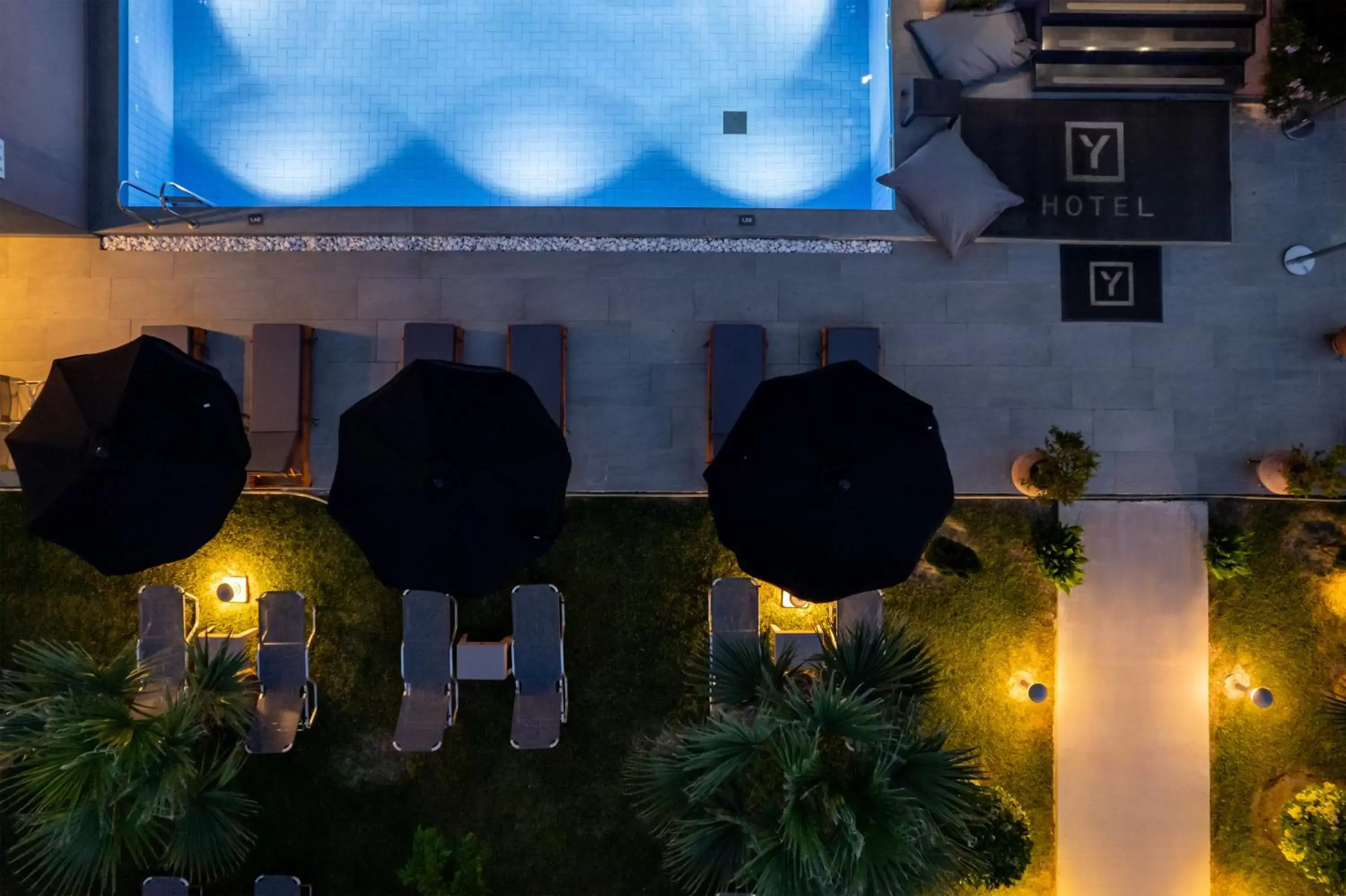 Swimming pool in Hotel Yakinthos