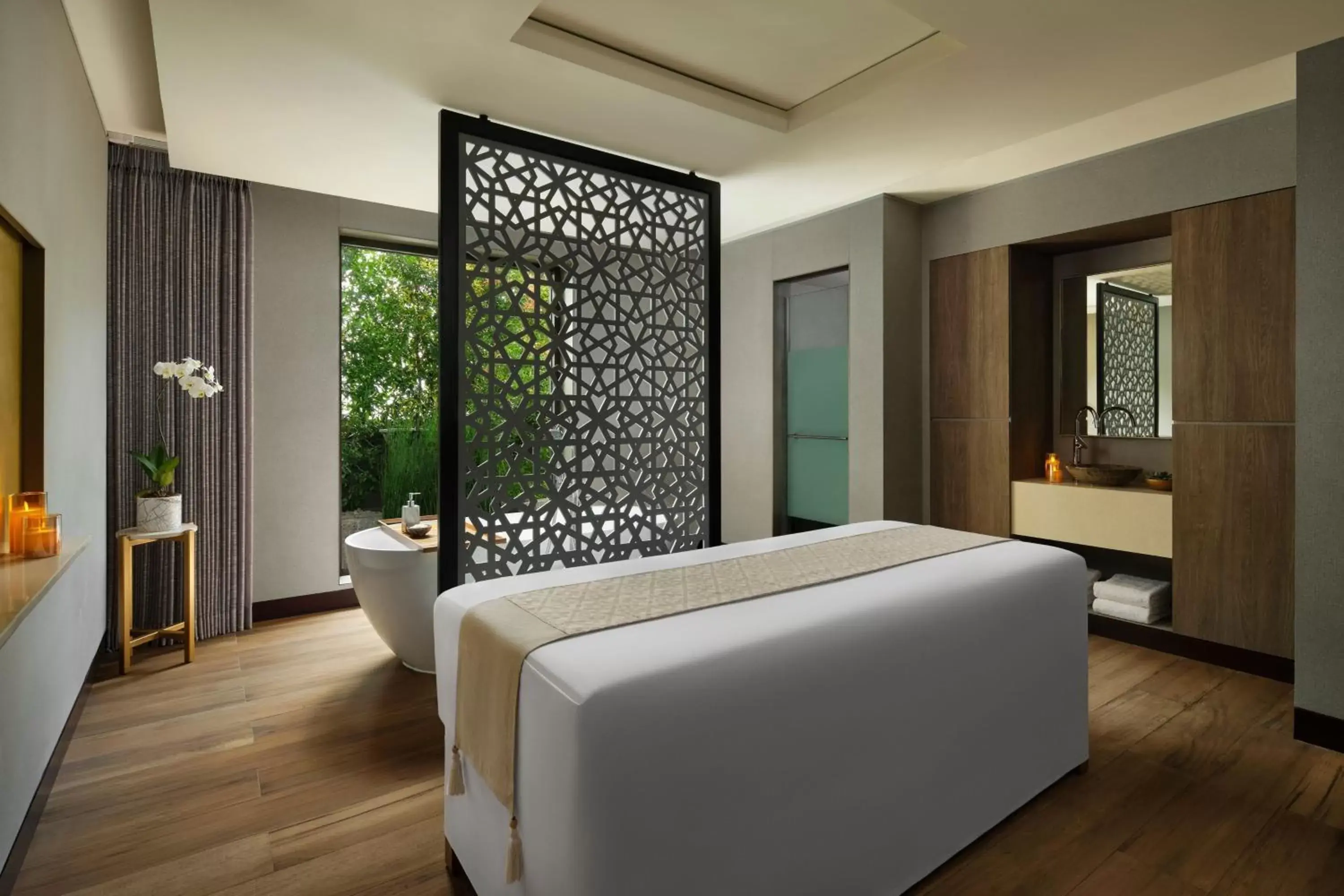 Spa and wellness centre/facilities, Bed in The Westin Surabaya