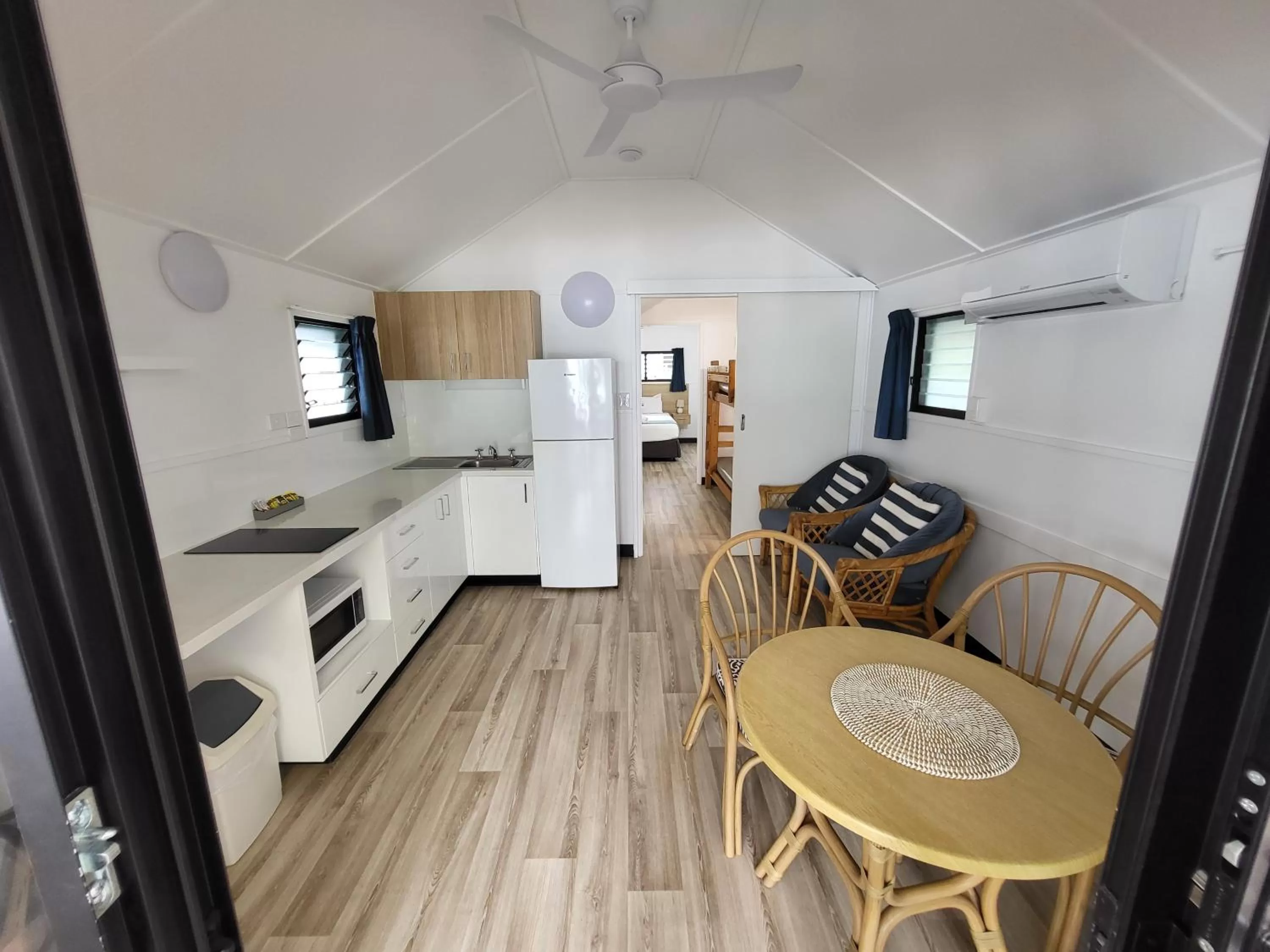 Kitchen or kitchenette in Ellis Beach Oceanfront Holiday Park