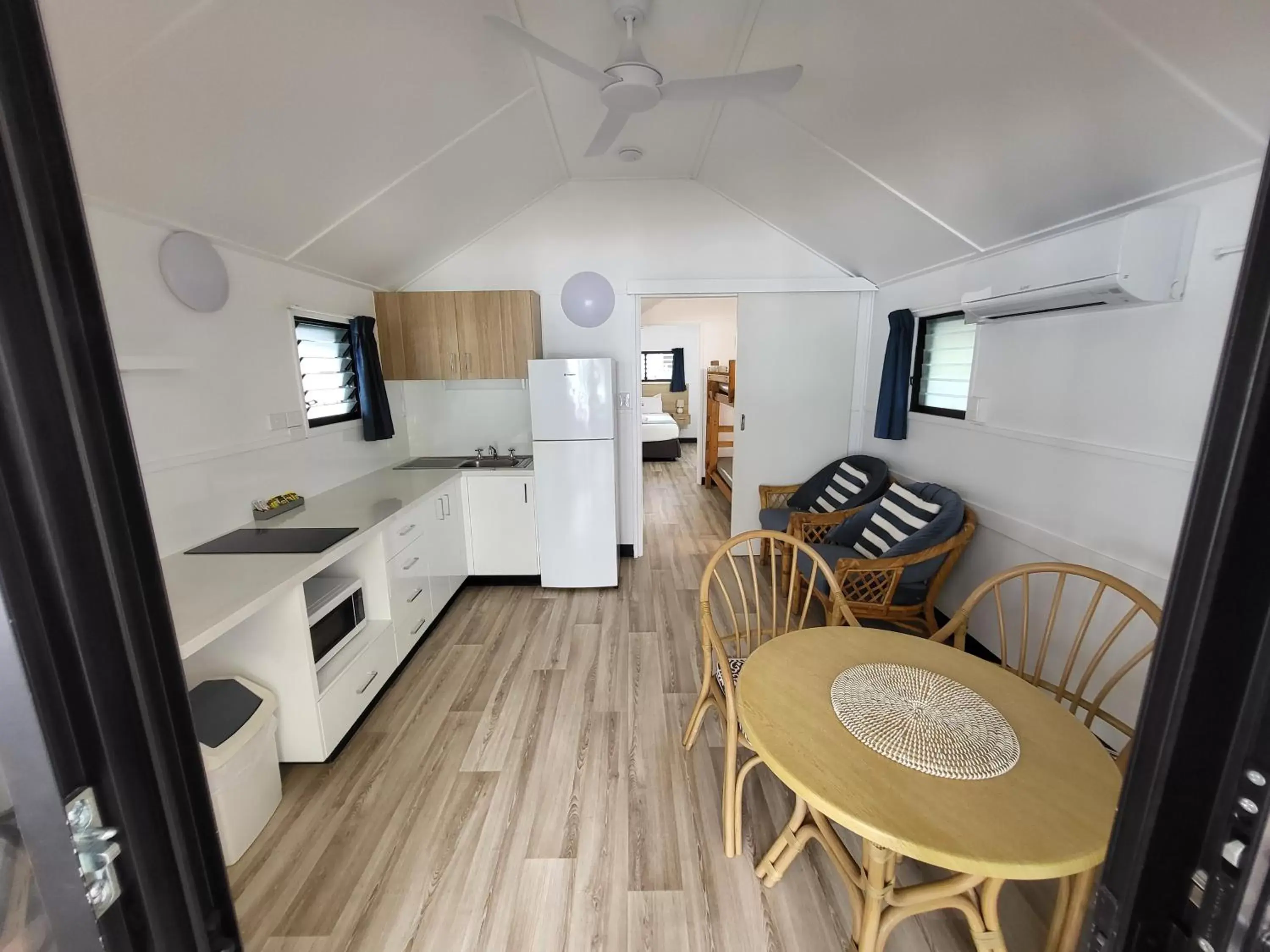 Kitchen or kitchenette, Kitchen/Kitchenette in Ellis Beach Oceanfront Holiday Park