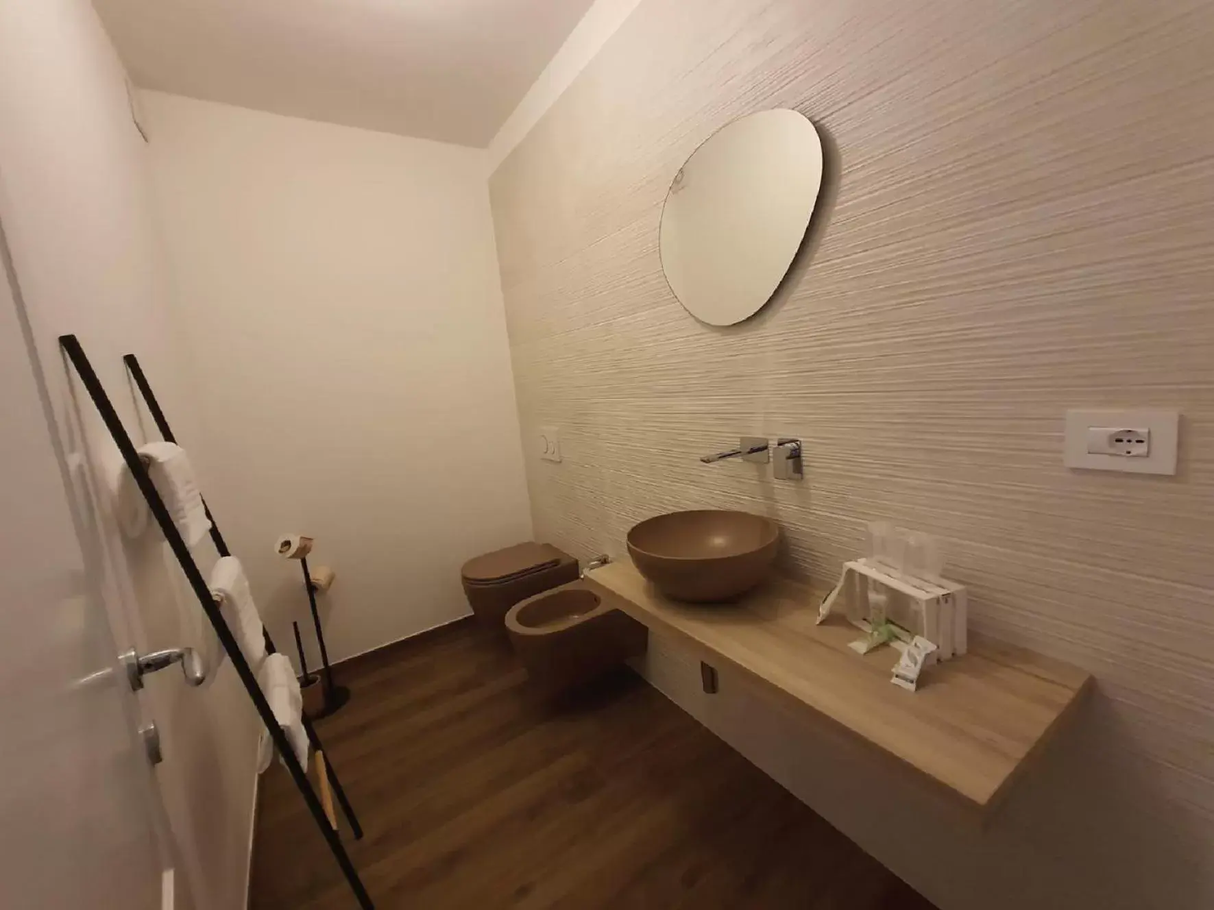 Shower, Bathroom in Corte Trento - Exclusive Rooms