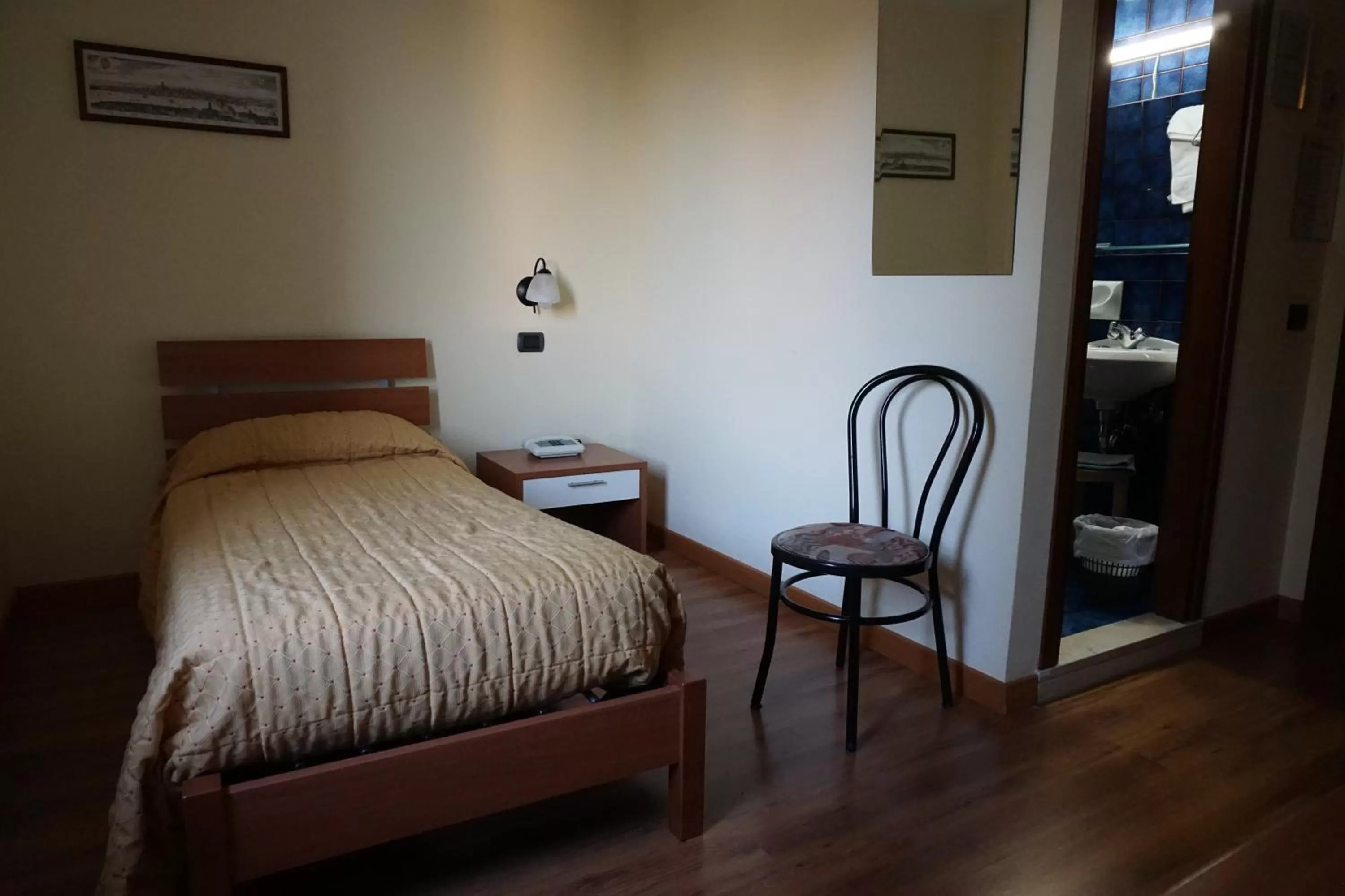 Toilet, Bed in Hotel Siros