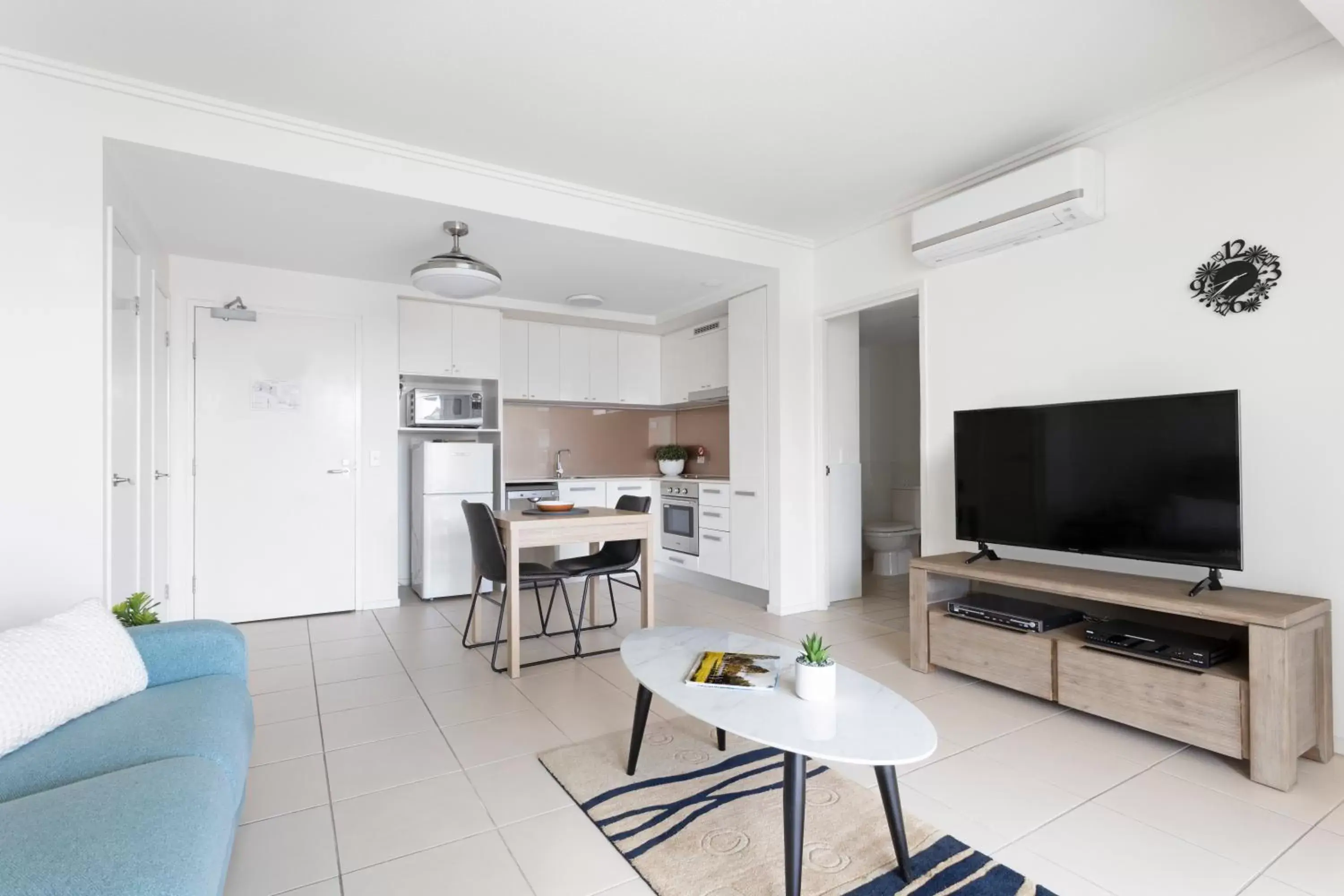 Living room, TV/Entertainment Center in Aspect Caloundra