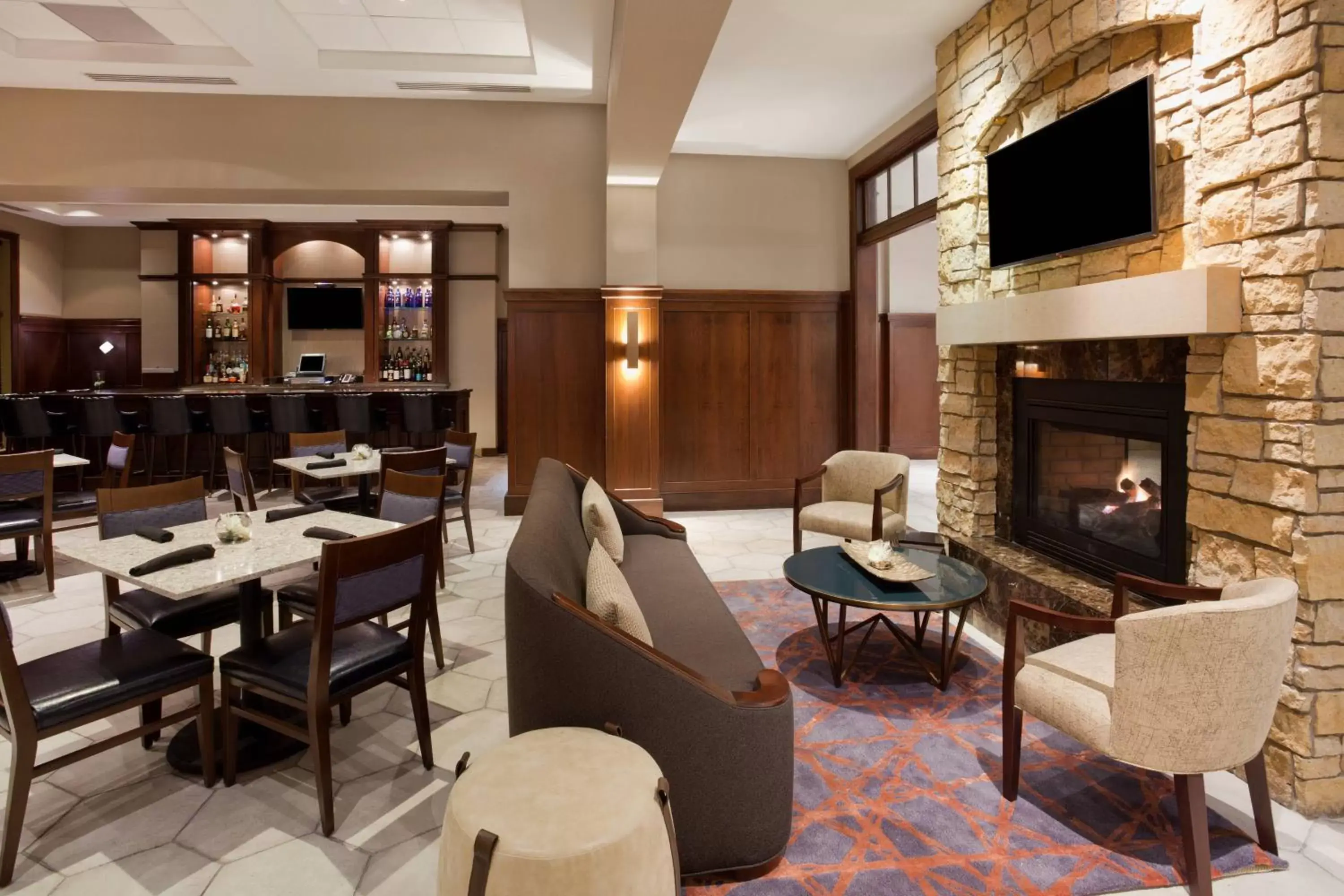 Restaurant/Places to Eat in Sheraton St Paul Woodbury Hotel