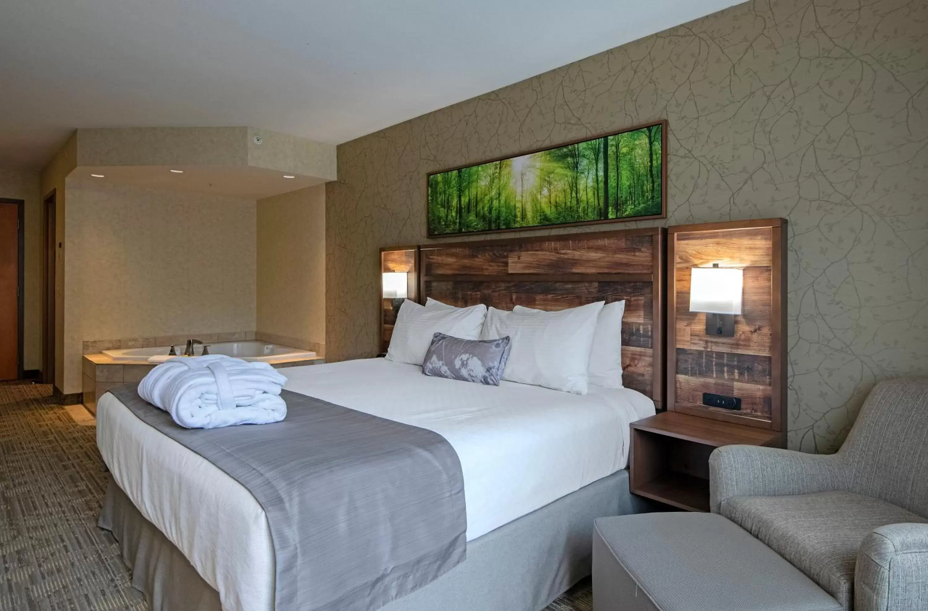 Bed in BEST WESTERN PLUS Valemount Inn & Suites