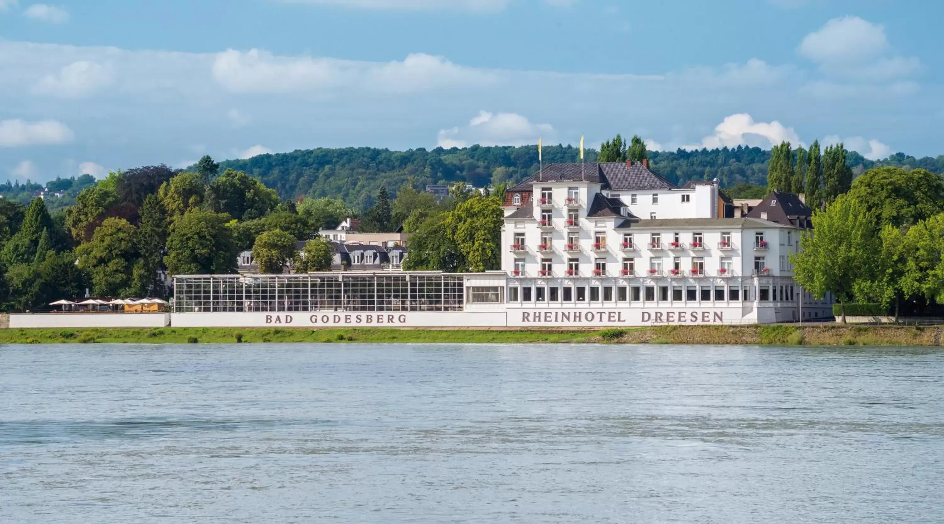 Facade/entrance, Property Building in Rheinhotel Dreesen