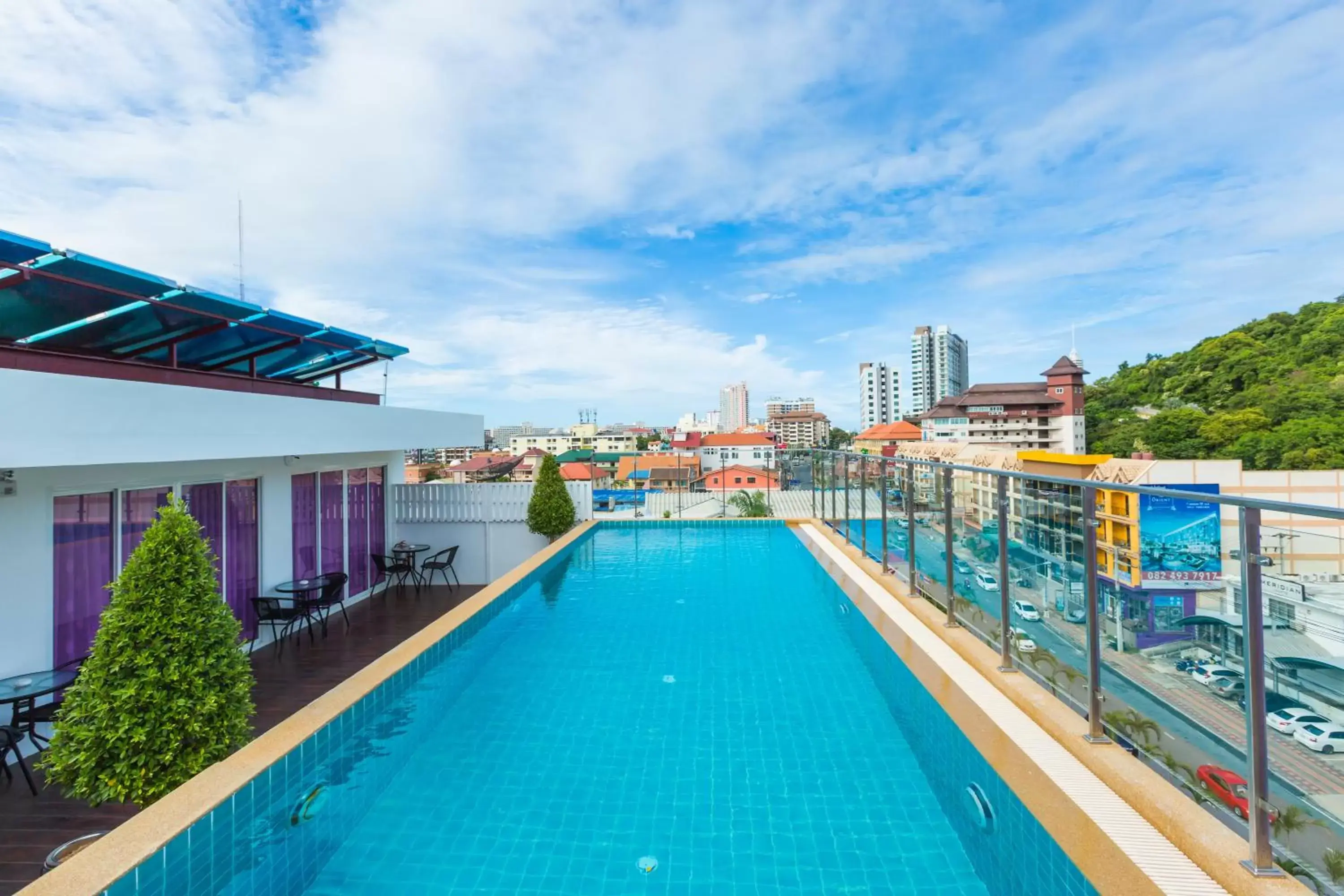 , Swimming Pool in Hotel Zing