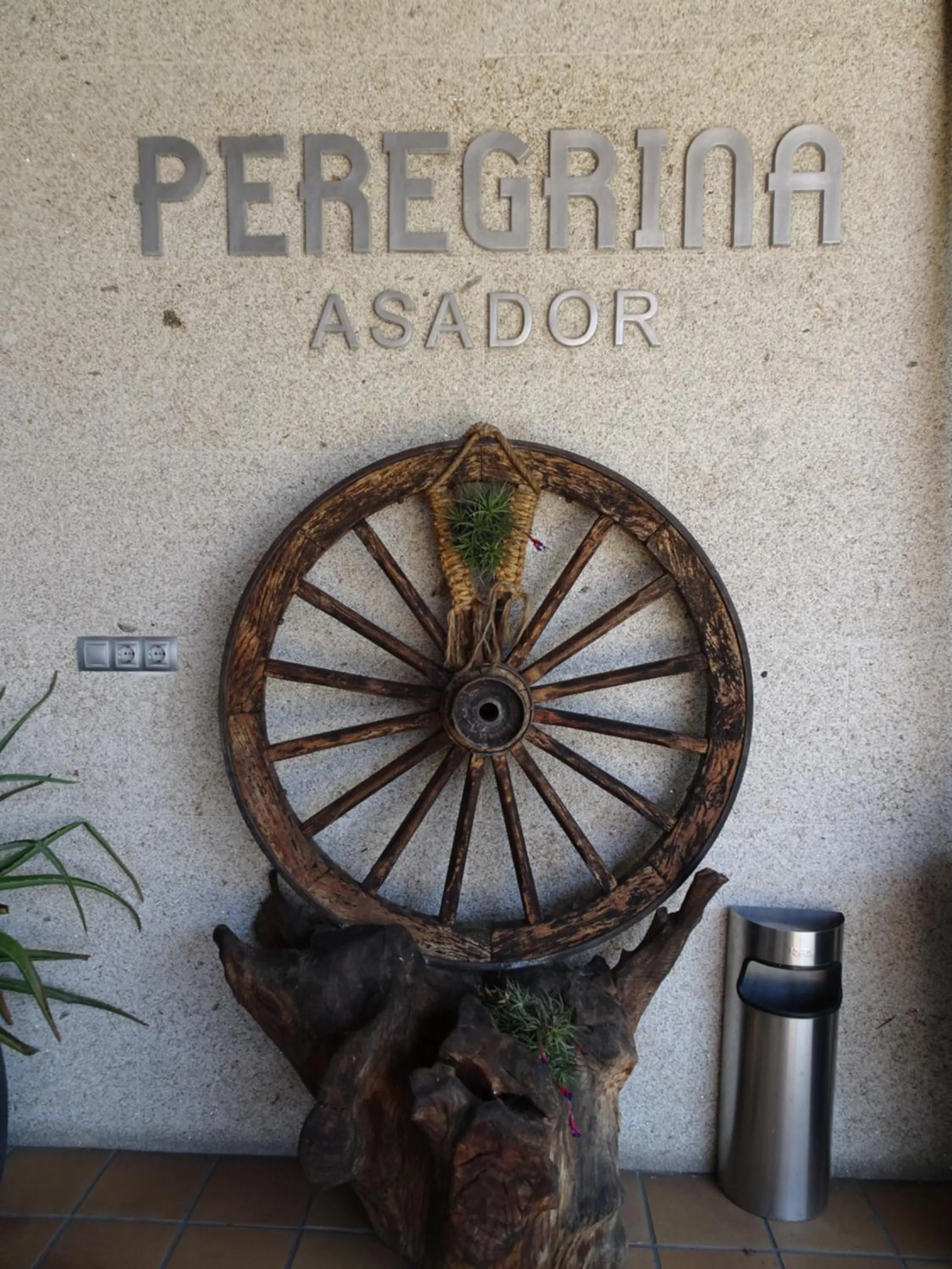Restaurant/places to eat in Peregrina Hotel