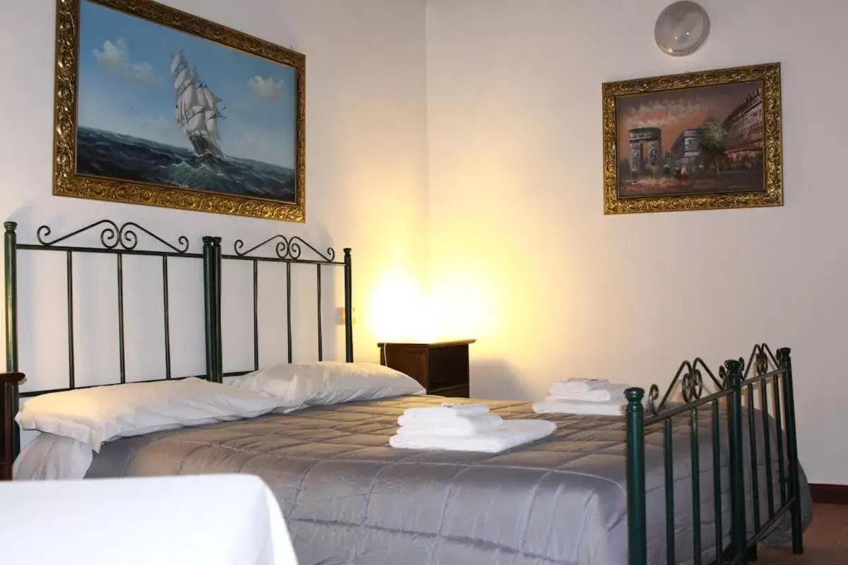 Photo of the whole room, Bed in Hotel Ristorante Termitito