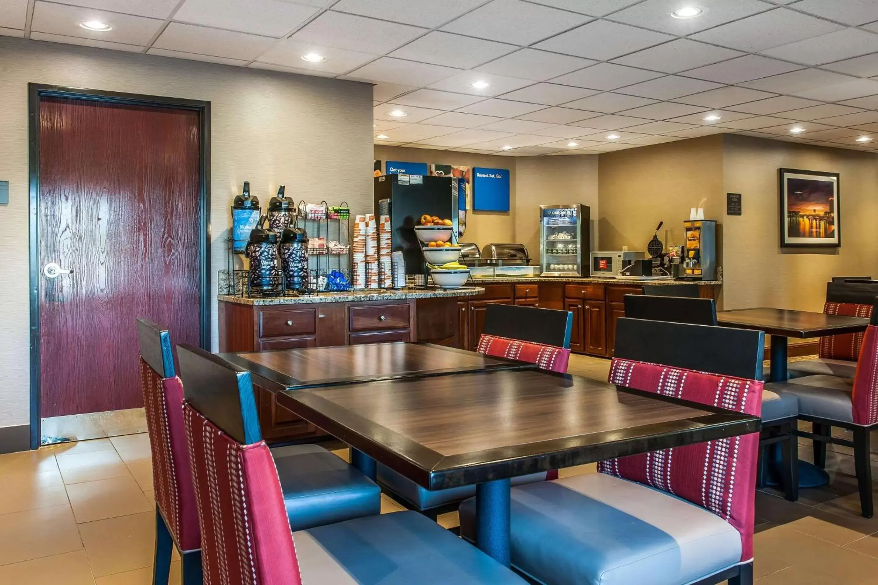 Restaurant/places to eat in Comfort Inn Restaurant/places to eat in Comfort Inn