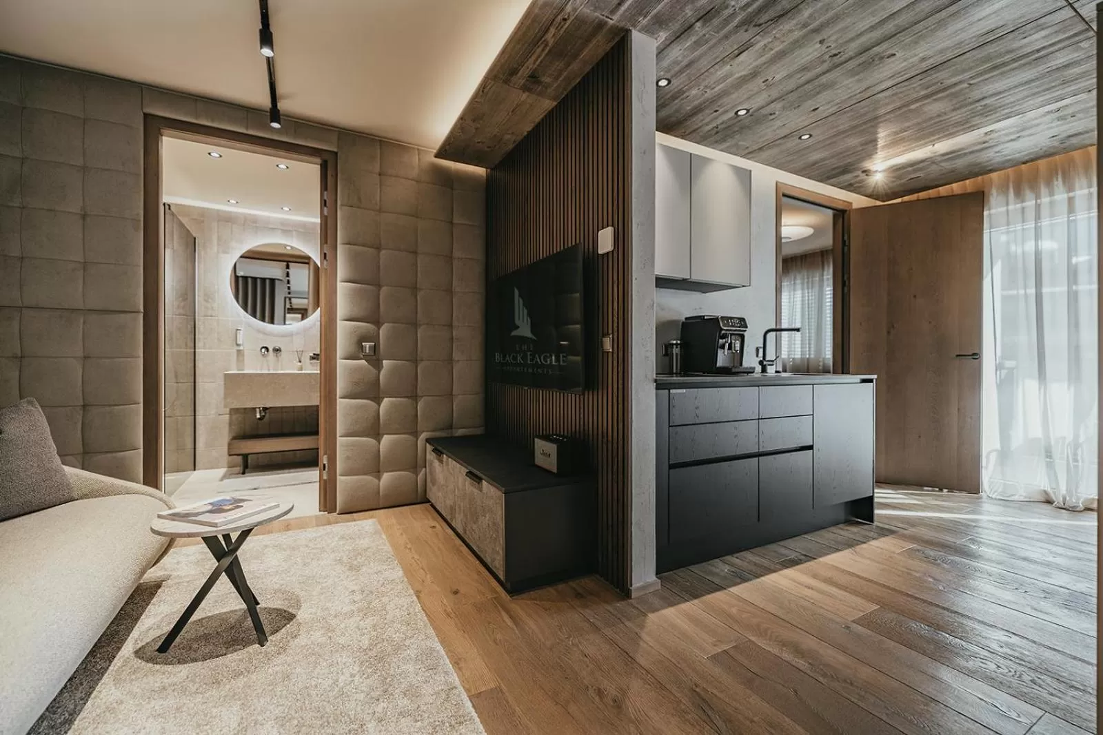 TV and multimedia in The Black Eagle Luxury Appartements