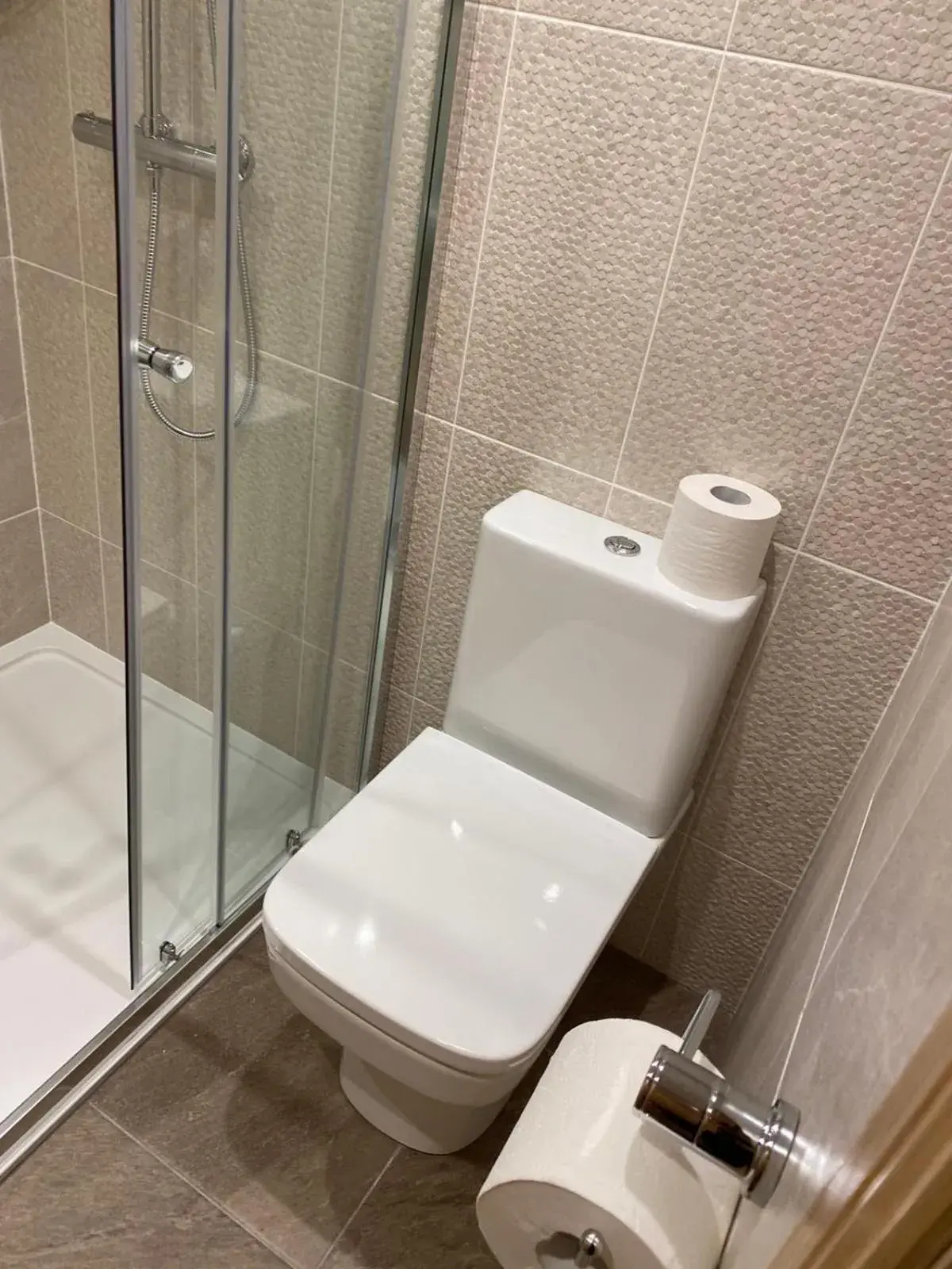 Bathroom in Waverley Inn Apartments